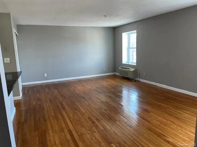 202 Main Street, Brookhaven, NY, 2 Bedrooms Bedrooms, 4 Rooms Rooms,1 BathroomBathrooms,Residential Lease,For Rent,Main,0,1050994 202 Main Street, Brookhaven, NY, 2 Bedrooms Bedrooms, 4 Rooms Rooms,1 BathroomBathrooms,Residential Lease,For Rent,Main,0,1050994