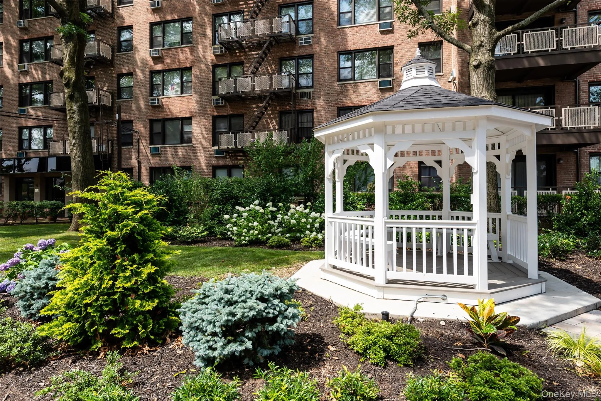 5 Birchwood Court, North Hempstead, NY, 1 Bedroom Bedrooms, 4 Rooms Rooms,1 BathroomBathrooms,Residential,For Rent,Birchwood,0,1050995 5 Birchwood Court, North Hempstead, NY, 1 Bedroom Bedrooms, 4 Rooms Rooms,1 BathroomBathrooms,Residential,For Rent,Birchwood,0,1050995
