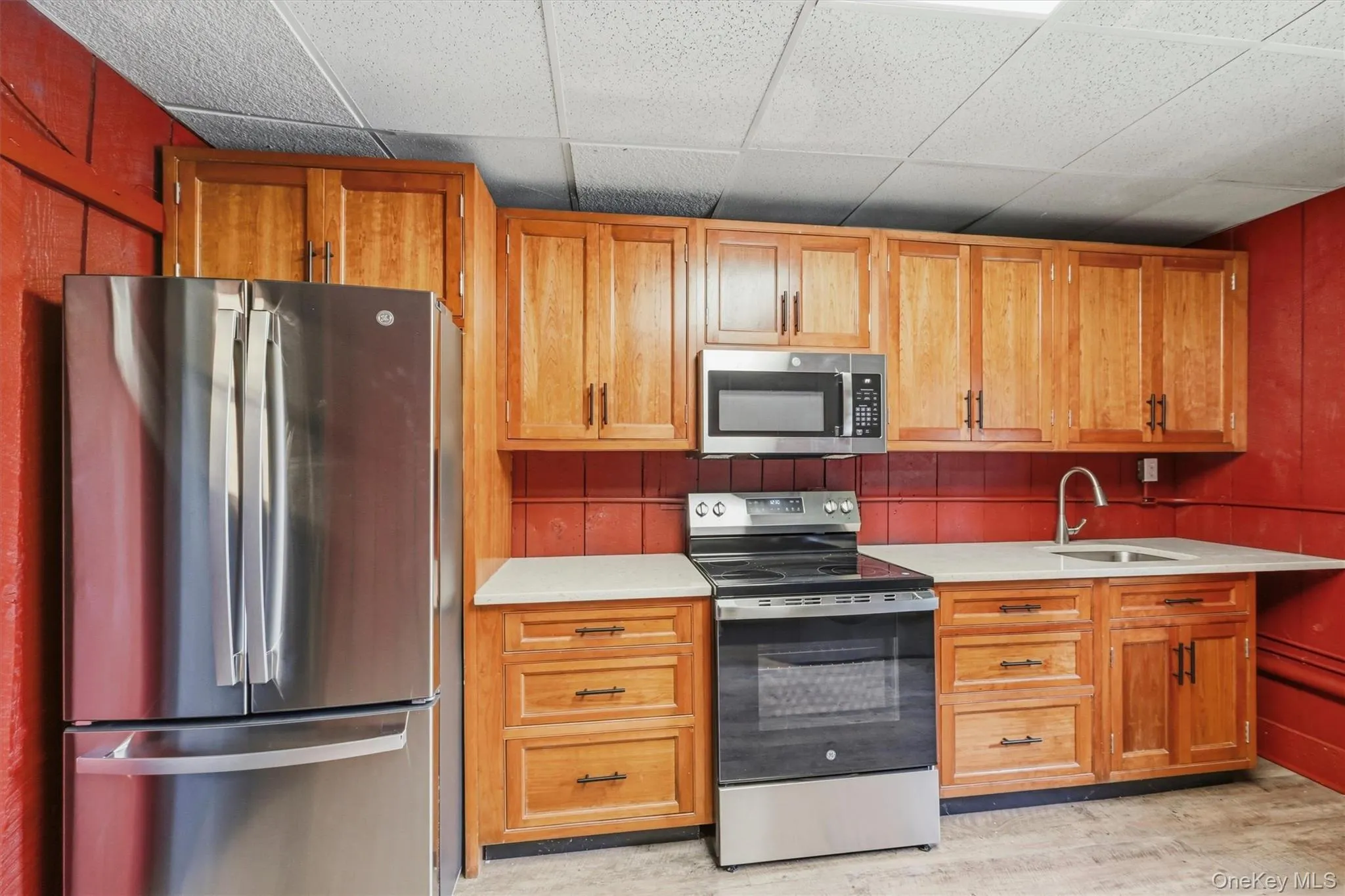Full kitchen in Barn with Laundry - climate controlled Full kitchen in Barn with Laundry - climate controlled