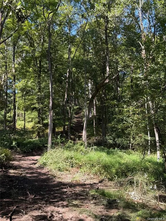 On-site Bridle Paths & Trails On-site Bridle Paths & Trails