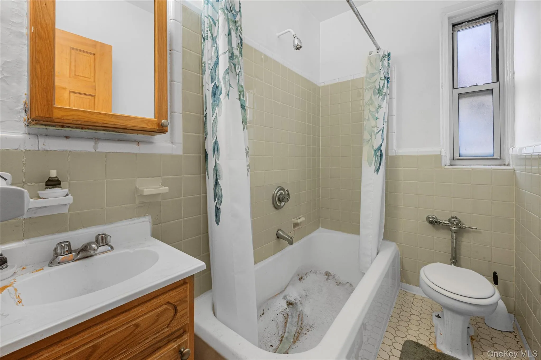 2191 Bolton Street, New York, NY, 1 Bedroom Bedrooms, 3 Rooms Rooms,1 BathroomBathrooms,Residential,For Rent,Bolton,0,1051003 2191 Bolton Street, New York, NY, 1 Bedroom Bedrooms, 3 Rooms Rooms,1 BathroomBathrooms,Residential,For Rent,Bolton,0,1051003