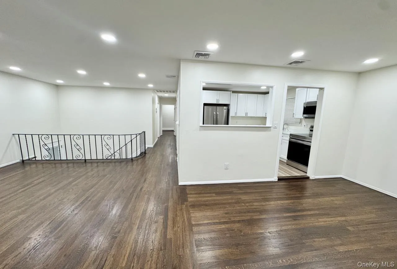 219 Bellerose Avenue, Huntington, NY, 5 Bedroom Bedrooms, 8 Room Rooms,3 BathroomBathrooms,Residential Lease,For Rent,Bellerose,0,1051004 219 Bellerose Avenue, Huntington, NY, 5 Bedroom Bedrooms, 8 Room Rooms,3 BathroomBathrooms,Residential Lease,For Rent,Bellerose,0,1051004