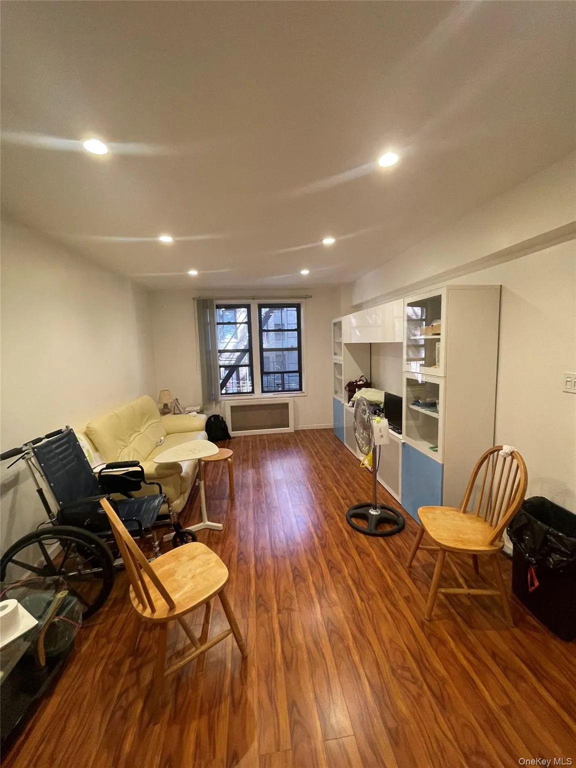 8425 Elmhurst Avenue, New York, NY, 1 Bedroom Bedrooms, 4 Rooms Rooms,1 BathroomBathrooms,Residential,For Rent,Elmhurst,0,1051005 8425 Elmhurst Avenue, New York, NY, 1 Bedroom Bedrooms, 4 Rooms Rooms,1 BathroomBathrooms,Residential,For Rent,Elmhurst,0,1051005