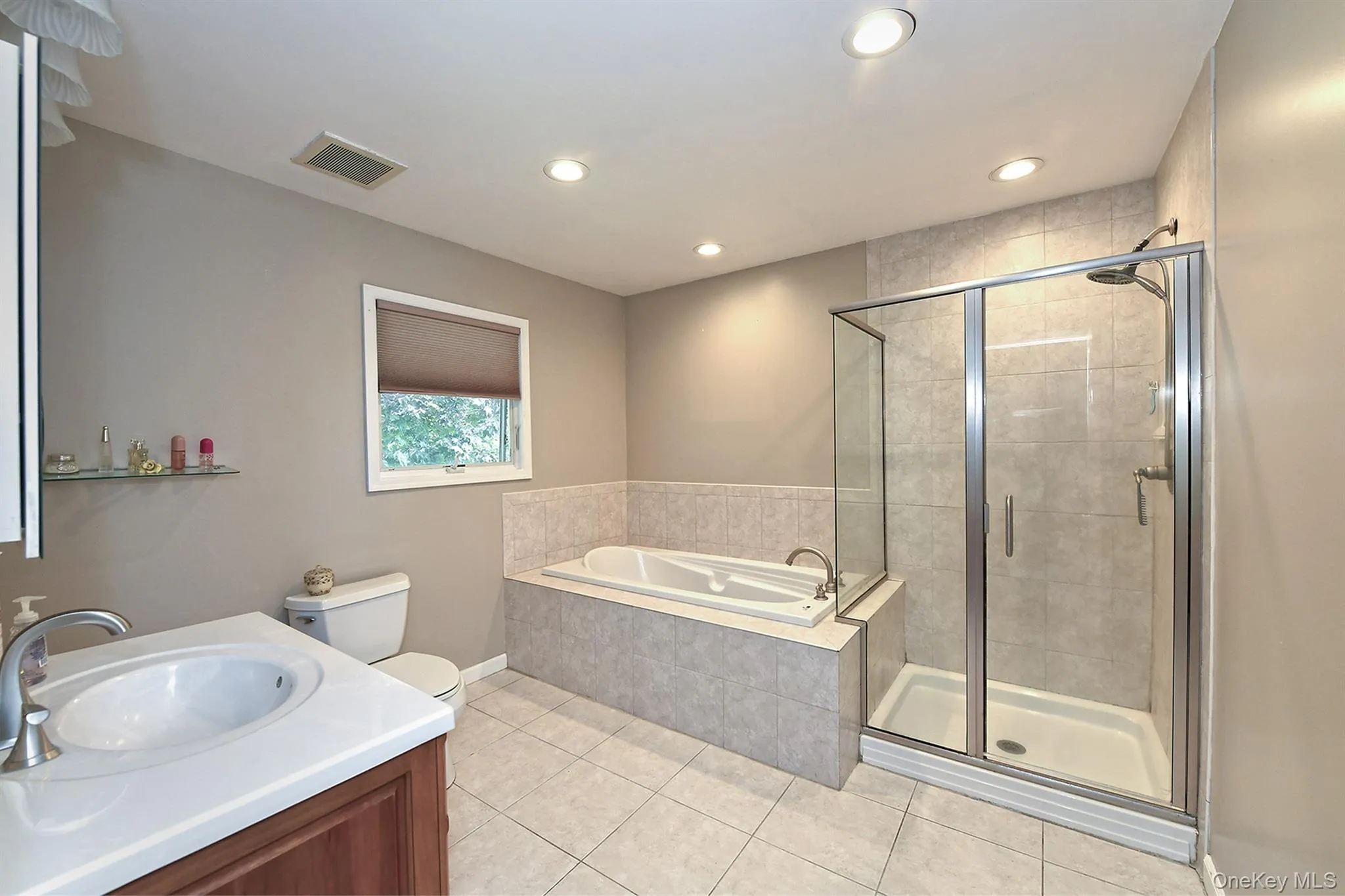 37 Euclid Avenue, Huntington, NY, 4 Bedrooms Bedrooms, 9 Rooms Rooms,3 BathroomsBathrooms,Residential,For Rent,Euclid,0,1051006 37 Euclid Avenue, Huntington, NY, 4 Bedrooms Bedrooms, 9 Rooms Rooms,3 BathroomsBathrooms,Residential,For Rent,Euclid,0,1051006