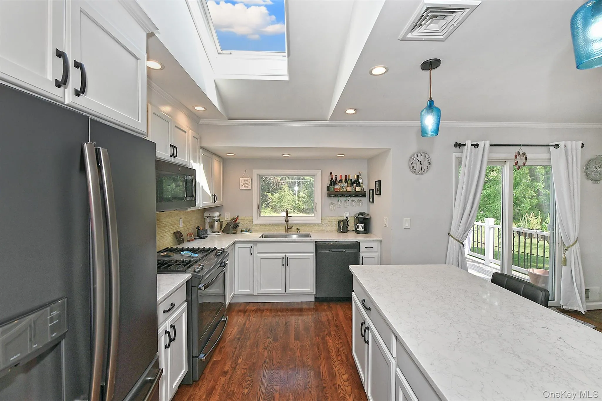 37 Euclid Avenue, Huntington, NY, 4 Bedrooms Bedrooms, 9 Rooms Rooms,3 BathroomsBathrooms,Residential,For Rent,Euclid,0,1051006 37 Euclid Avenue, Huntington, NY, 4 Bedrooms Bedrooms, 9 Rooms Rooms,3 BathroomsBathrooms,Residential,For Rent,Euclid,0,1051006