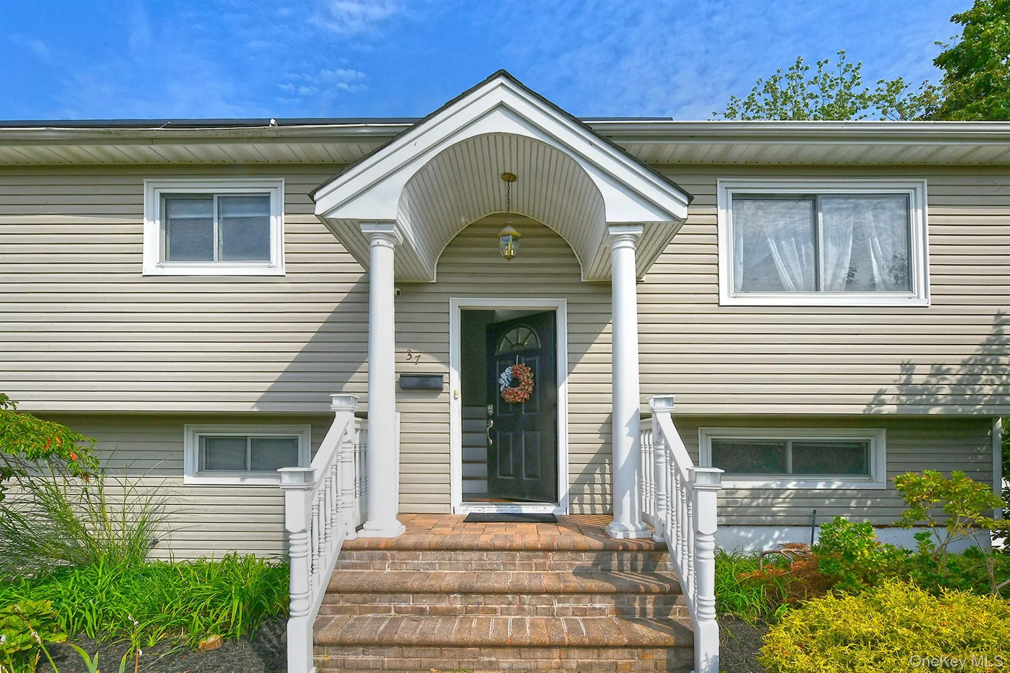 37 Euclid Avenue, Huntington, NY, 4 Bedrooms Bedrooms, 9 Rooms Rooms,3 BathroomsBathrooms,Residential,For Rent,Euclid,0,1051006 37 Euclid Avenue, Huntington, NY, 4 Bedrooms Bedrooms, 9 Rooms Rooms,3 BathroomsBathrooms,Residential,For Rent,Euclid,0,1051006