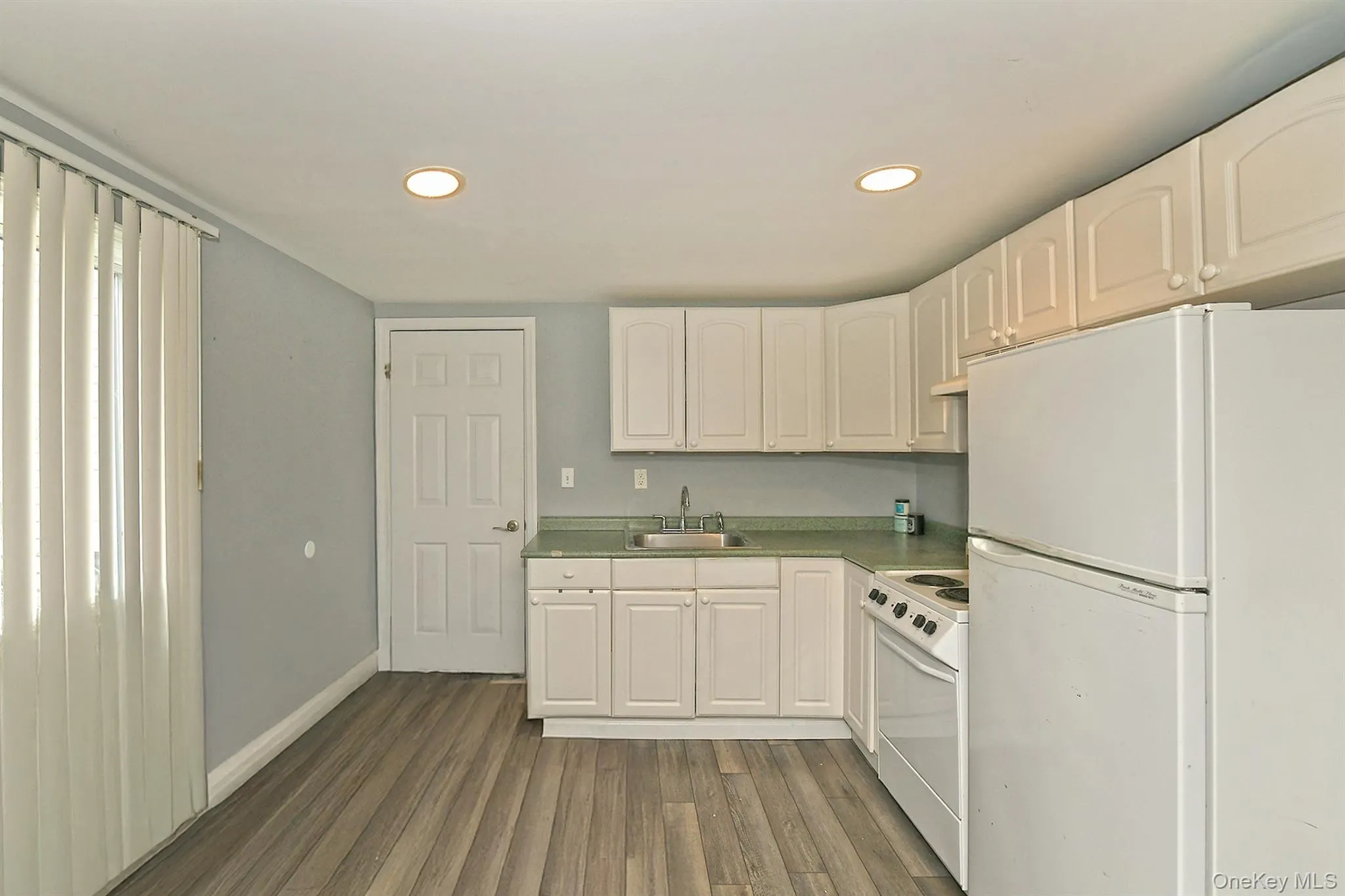 37 Euclid Avenue, Huntington, NY, 4 Bedrooms Bedrooms, 9 Rooms Rooms,3 BathroomsBathrooms,Residential,For Rent,Euclid,0,1051006 37 Euclid Avenue, Huntington, NY, 4 Bedrooms Bedrooms, 9 Rooms Rooms,3 BathroomsBathrooms,Residential,For Rent,Euclid,0,1051006