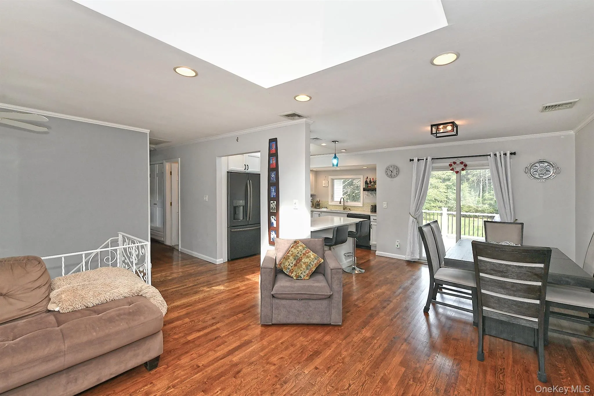 37 Euclid Avenue, Huntington, NY, 4 Bedrooms Bedrooms, 9 Rooms Rooms,3 BathroomsBathrooms,Residential,For Rent,Euclid,0,1051006 37 Euclid Avenue, Huntington, NY, 4 Bedrooms Bedrooms, 9 Rooms Rooms,3 BathroomsBathrooms,Residential,For Rent,Euclid,0,1051006