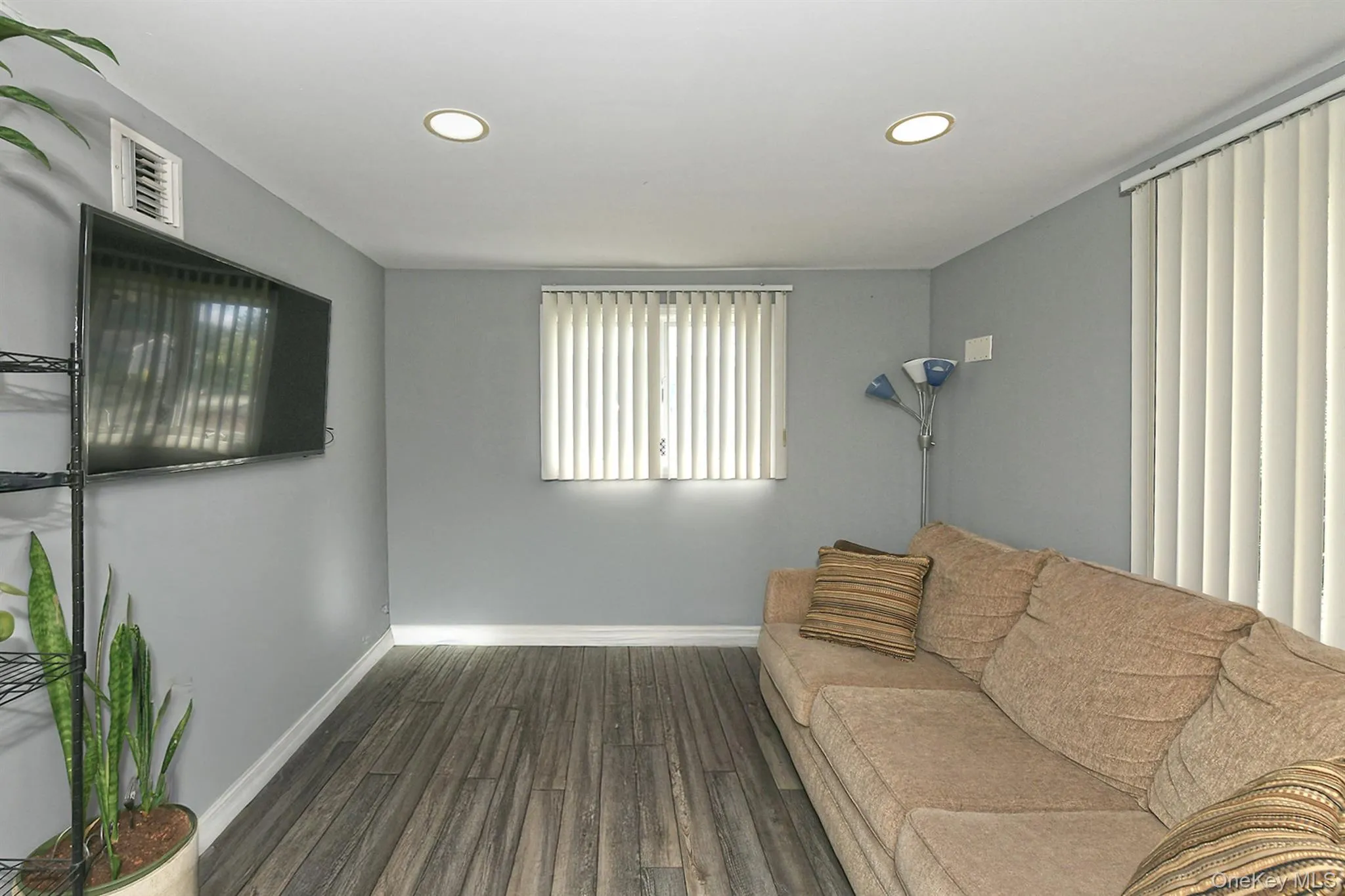 37 Euclid Avenue, Huntington, NY, 4 Bedrooms Bedrooms, 9 Rooms Rooms,3 BathroomsBathrooms,Residential,For Rent,Euclid,0,1051006 37 Euclid Avenue, Huntington, NY, 4 Bedrooms Bedrooms, 9 Rooms Rooms,3 BathroomsBathrooms,Residential,For Rent,Euclid,0,1051006