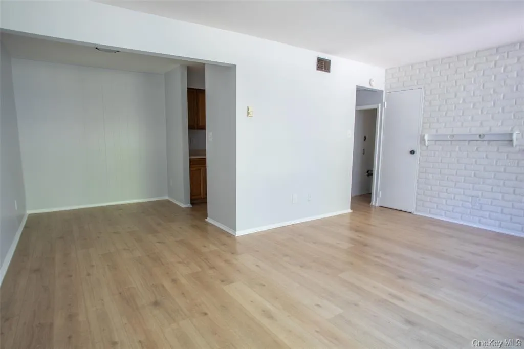 5 Ethan Allen Court, Brookhaven, NY, 2 Bedrooms Bedrooms, 6 Rooms Rooms,1 BathroomBathrooms,Residential Lease,For Rent,Ethan Allen,0,1051010 5 Ethan Allen Court, Brookhaven, NY, 2 Bedrooms Bedrooms, 6 Rooms Rooms,1 BathroomBathrooms,Residential Lease,For Rent,Ethan Allen,0,1051010