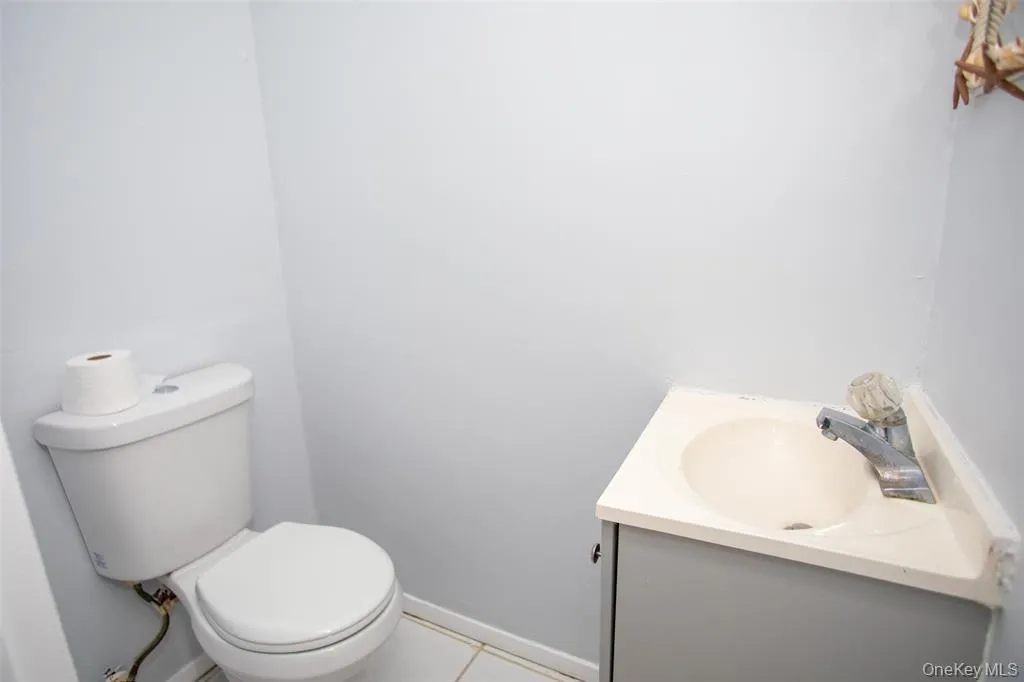 5 Ethan Allen Court, Brookhaven, NY, 2 Bedrooms Bedrooms, 6 Rooms Rooms,1 BathroomBathrooms,Residential Lease,For Rent,Ethan Allen,0,1051010 5 Ethan Allen Court, Brookhaven, NY, 2 Bedrooms Bedrooms, 6 Rooms Rooms,1 BathroomBathrooms,Residential Lease,For Rent,Ethan Allen,0,1051010