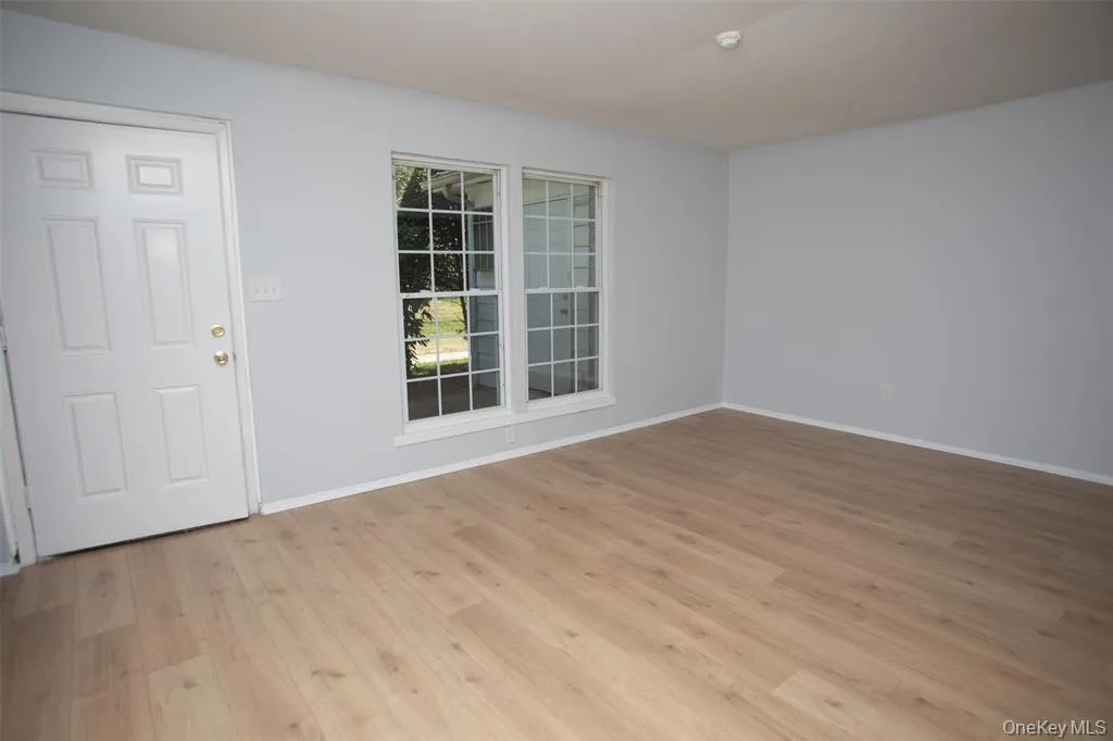 5 Ethan Allen Court, Brookhaven, NY, 2 Bedrooms Bedrooms, 6 Rooms Rooms,1 BathroomBathrooms,Residential Lease,For Rent,Ethan Allen,0,1051010 5 Ethan Allen Court, Brookhaven, NY, 2 Bedrooms Bedrooms, 6 Rooms Rooms,1 BathroomBathrooms,Residential Lease,For Rent,Ethan Allen,0,1051010