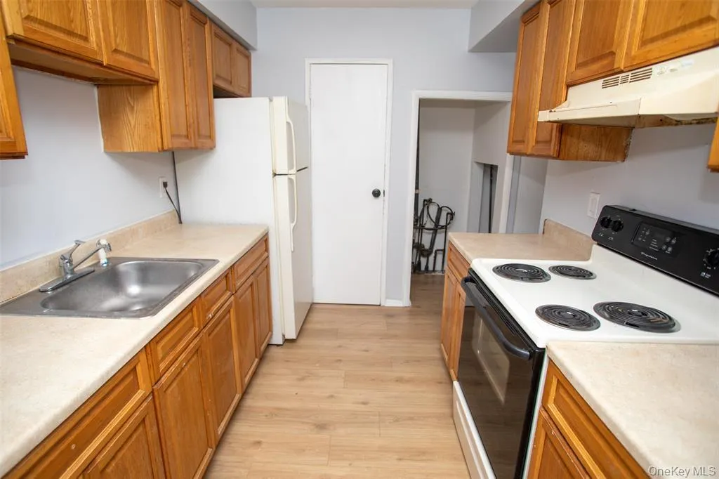 5 Ethan Allen Court, Brookhaven, NY, 2 Bedrooms Bedrooms, 6 Rooms Rooms,1 BathroomBathrooms,Residential Lease,For Rent,Ethan Allen,0,1051010 5 Ethan Allen Court, Brookhaven, NY, 2 Bedrooms Bedrooms, 6 Rooms Rooms,1 BathroomBathrooms,Residential Lease,For Rent,Ethan Allen,0,1051010