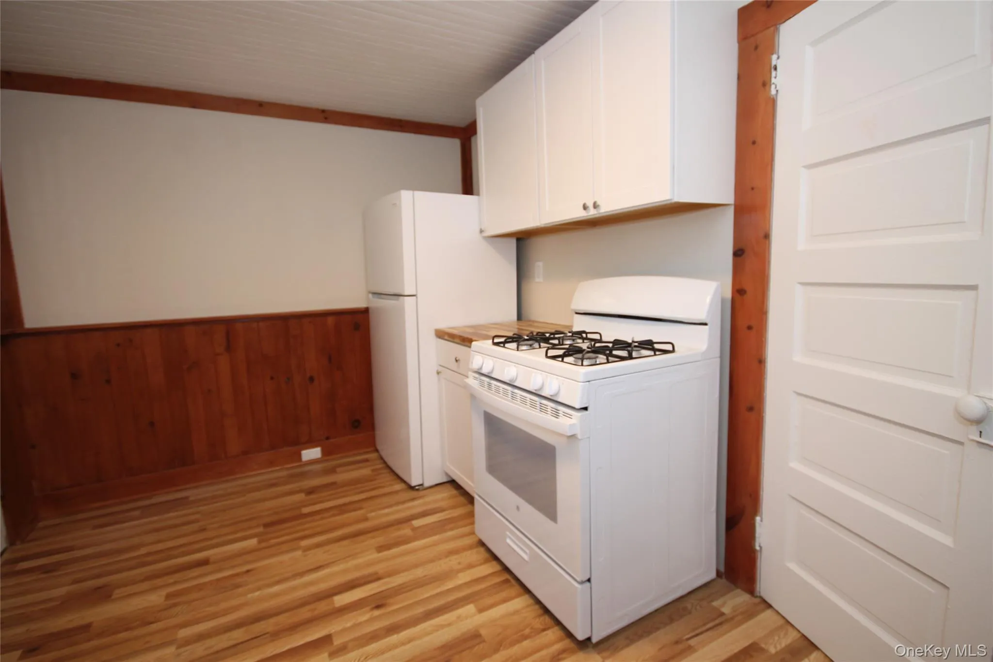 166 Old Cedar Swamp Road, Oyster Bay, NY, 2 Bedroom Bedrooms, 4 Room Rooms,1 BathroomBathrooms,Residential Lease,For Rent,Old Cedar Swamp Road,0,1051012 166 Old Cedar Swamp Road, Oyster Bay, NY, 2 Bedroom Bedrooms, 4 Room Rooms,1 BathroomBathrooms,Residential Lease,For Rent,Old Cedar Swamp Road,0,1051012