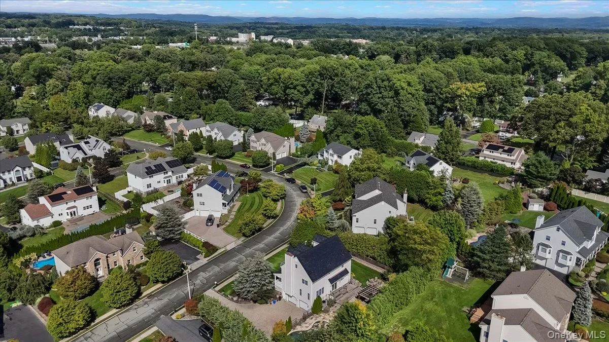 49 Judith Street, Clarkstown, NY, 4 Bedrooms Bedrooms, 11 Rooms Rooms,2 BathroomsBathrooms,Residential,For Rent,Judith,0,1051013 49 Judith Street, Clarkstown, NY, 4 Bedrooms Bedrooms, 11 Rooms Rooms,2 BathroomsBathrooms,Residential,For Rent,Judith,0,1051013