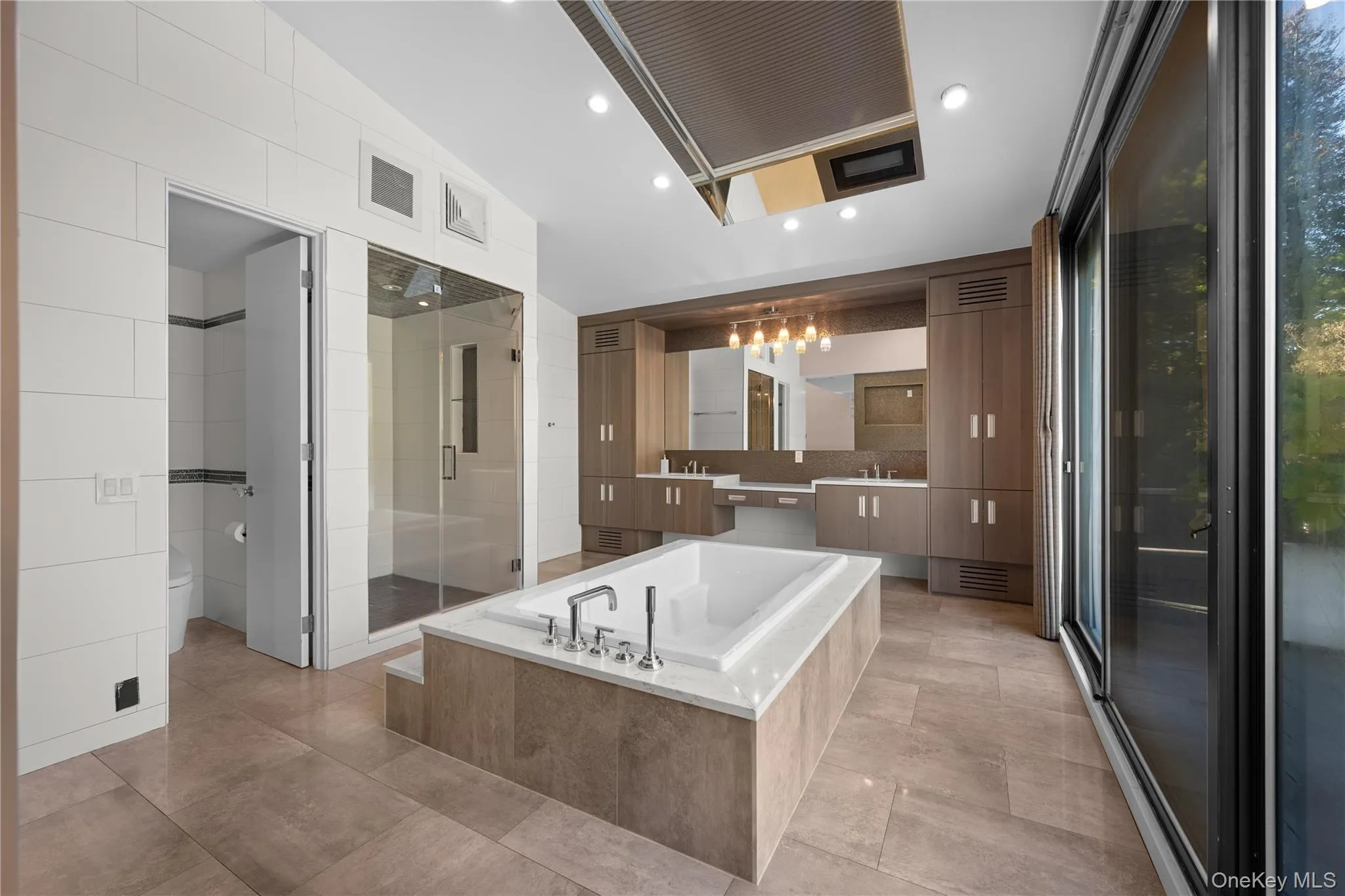 11 Surrey Lane, North Hempstead, NY, 5 Bedrooms Bedrooms, 11 Rooms Rooms,5 BathroomsBathrooms,Residential,For Rent,Surrey,0,1051014 11 Surrey Lane, North Hempstead, NY, 5 Bedrooms Bedrooms, 11 Rooms Rooms,5 BathroomsBathrooms,Residential,For Rent,Surrey,0,1051014