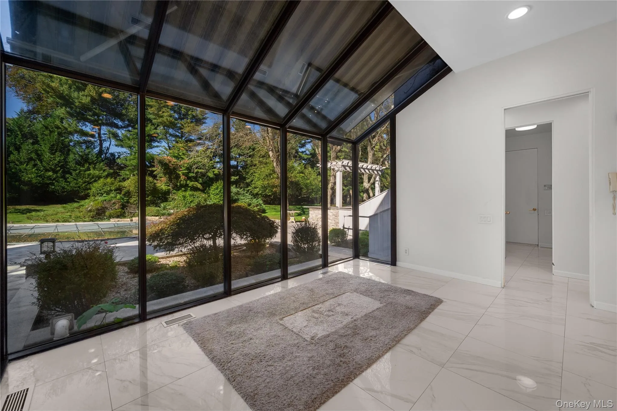 11 Surrey Lane, North Hempstead, NY, 5 Bedrooms Bedrooms, 11 Rooms Rooms,5 BathroomsBathrooms,Residential,For Rent,Surrey,0,1051014 11 Surrey Lane, North Hempstead, NY, 5 Bedrooms Bedrooms, 11 Rooms Rooms,5 BathroomsBathrooms,Residential,For Rent,Surrey,0,1051014