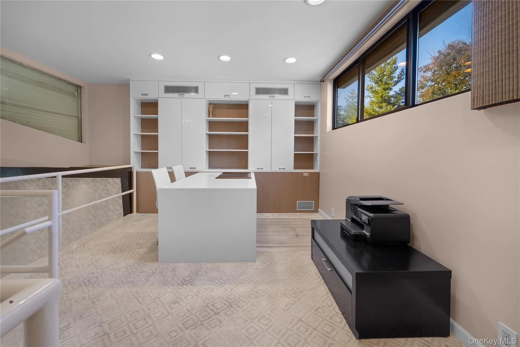 11 Surrey Lane, North Hempstead, NY, 5 Bedrooms Bedrooms, 11 Rooms Rooms,5 BathroomsBathrooms,Residential,For Rent,Surrey,0,1051014 11 Surrey Lane, North Hempstead, NY, 5 Bedrooms Bedrooms, 11 Rooms Rooms,5 BathroomsBathrooms,Residential,For Rent,Surrey,0,1051014