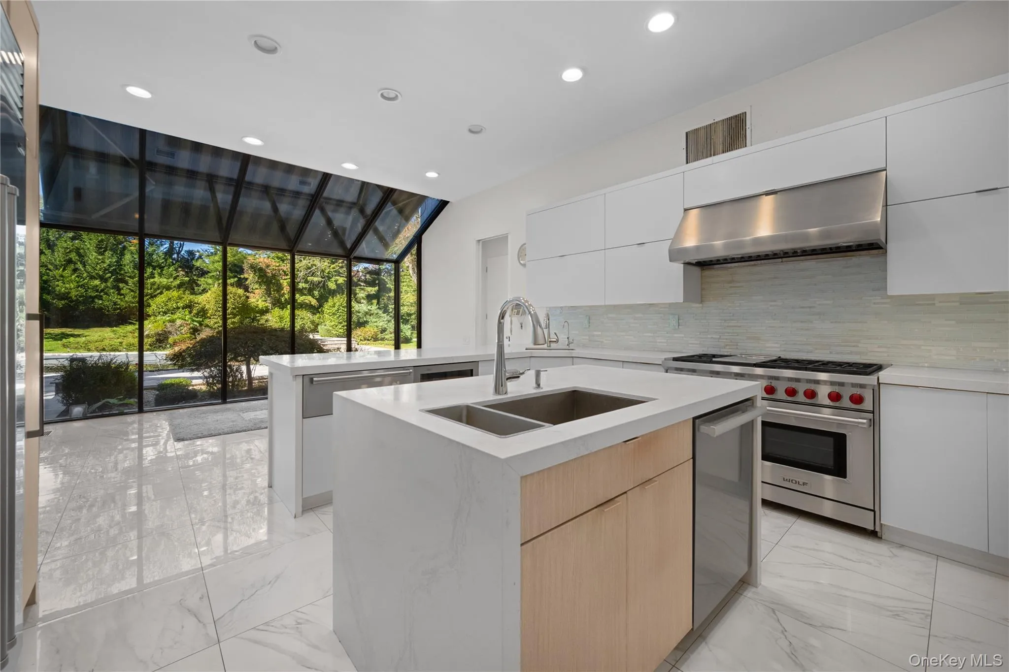 11 Surrey Lane, North Hempstead, NY, 5 Bedrooms Bedrooms, 11 Rooms Rooms,5 BathroomsBathrooms,Residential,For Rent,Surrey,0,1051014 11 Surrey Lane, North Hempstead, NY, 5 Bedrooms Bedrooms, 11 Rooms Rooms,5 BathroomsBathrooms,Residential,For Rent,Surrey,0,1051014