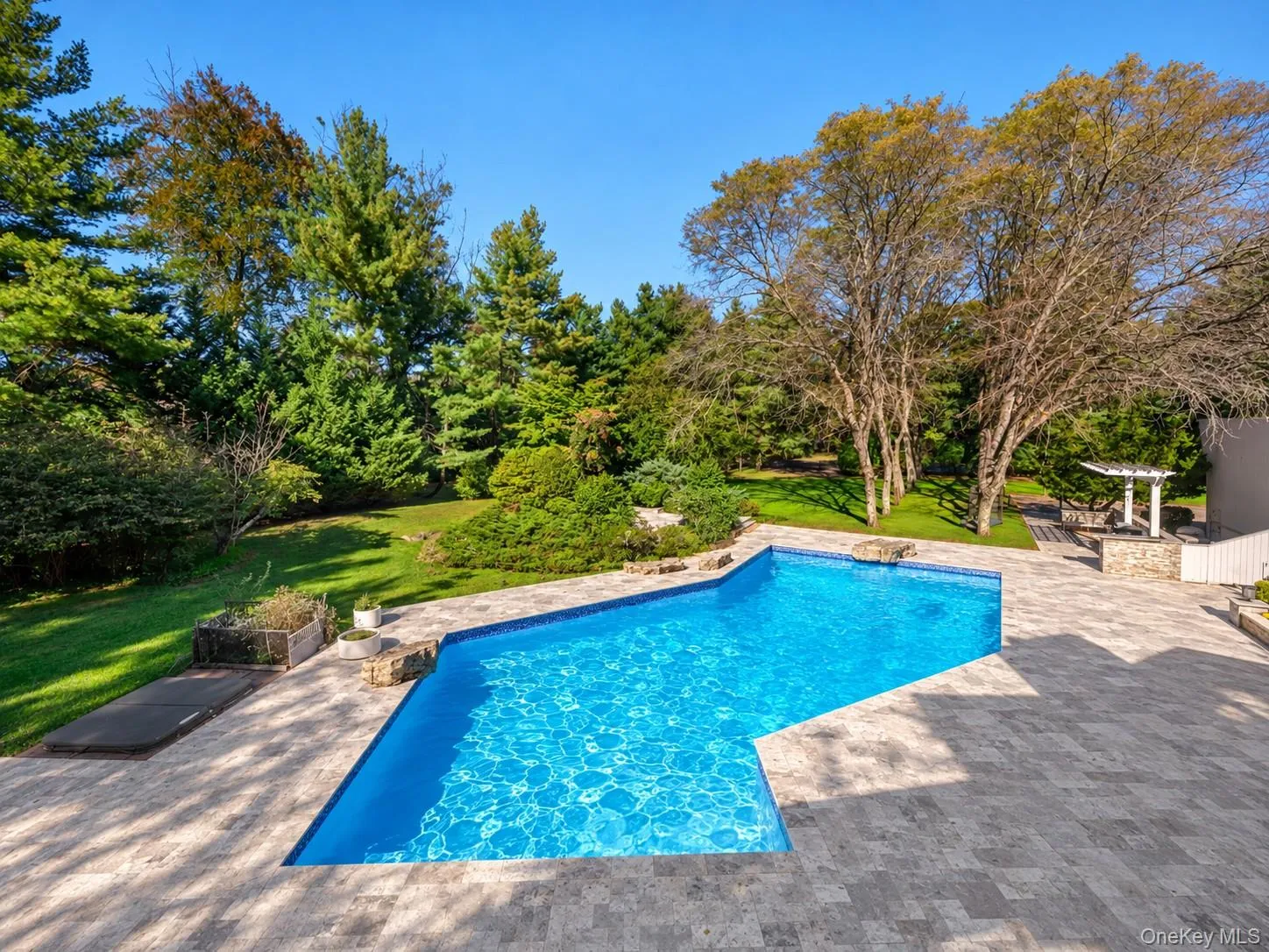 11 Surrey Lane, North Hempstead, NY, 5 Bedrooms Bedrooms, 11 Rooms Rooms,5 BathroomsBathrooms,Residential,For Rent,Surrey,0,1051014 11 Surrey Lane, North Hempstead, NY, 5 Bedrooms Bedrooms, 11 Rooms Rooms,5 BathroomsBathrooms,Residential,For Rent,Surrey,0,1051014