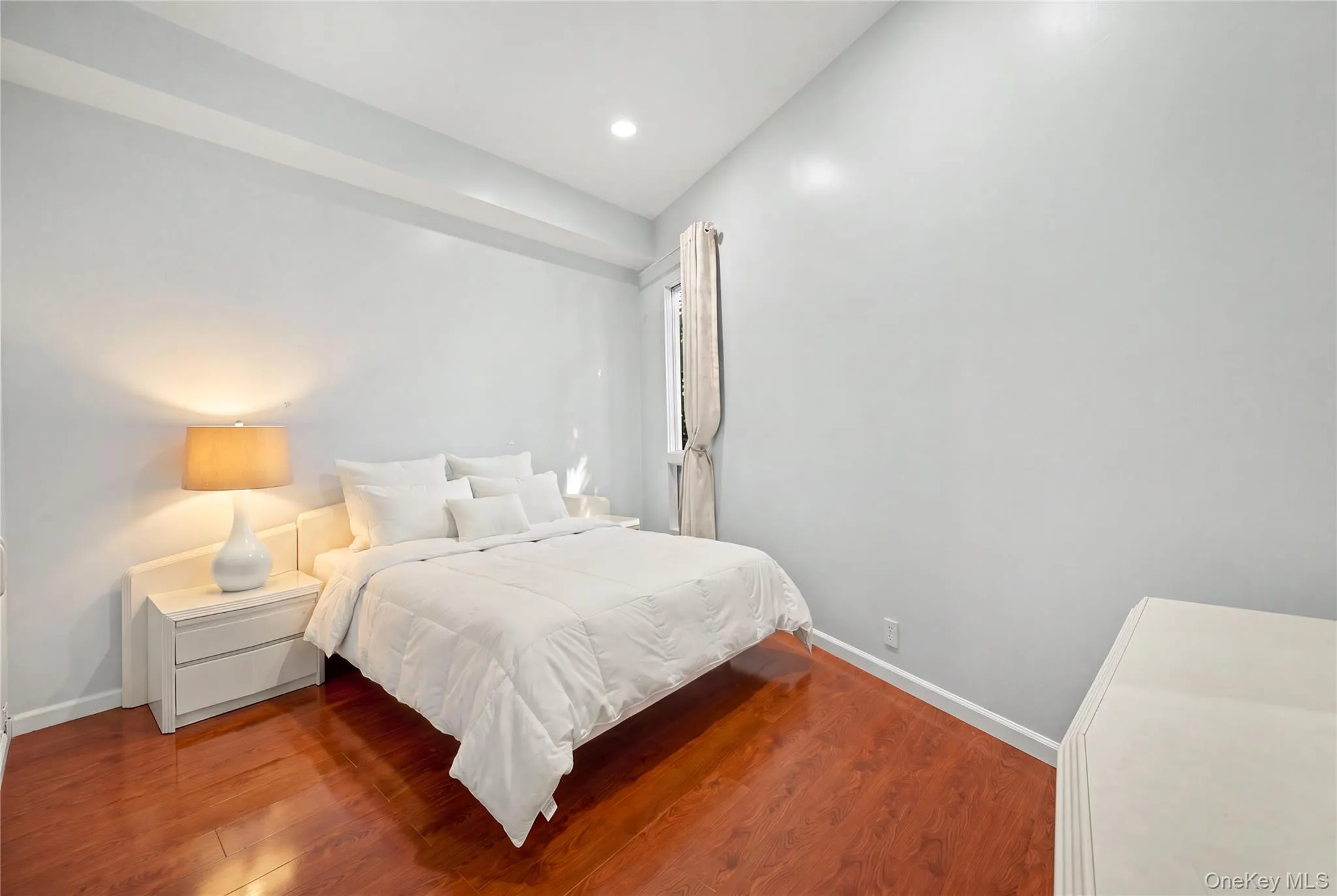 11 Surrey Lane, North Hempstead, NY, 5 Bedrooms Bedrooms, 11 Rooms Rooms,5 BathroomsBathrooms,Residential,For Rent,Surrey,0,1051014 11 Surrey Lane, North Hempstead, NY, 5 Bedrooms Bedrooms, 11 Rooms Rooms,5 BathroomsBathrooms,Residential,For Rent,Surrey,0,1051014