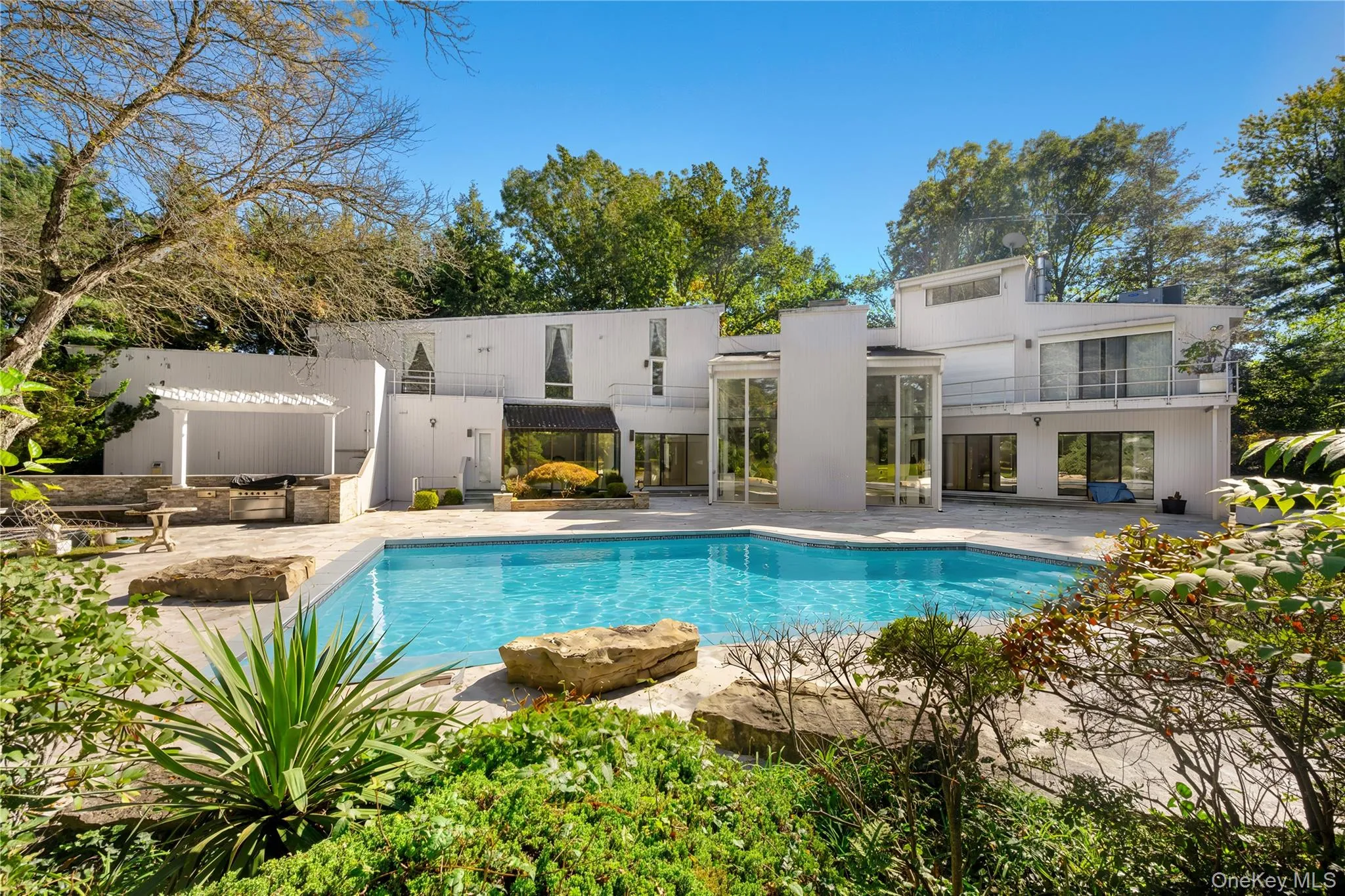 11 Surrey Lane, North Hempstead, NY, 5 Bedrooms Bedrooms, 11 Rooms Rooms,5 BathroomsBathrooms,Residential,For Rent,Surrey,0,1051014 11 Surrey Lane, North Hempstead, NY, 5 Bedrooms Bedrooms, 11 Rooms Rooms,5 BathroomsBathrooms,Residential,For Rent,Surrey,0,1051014