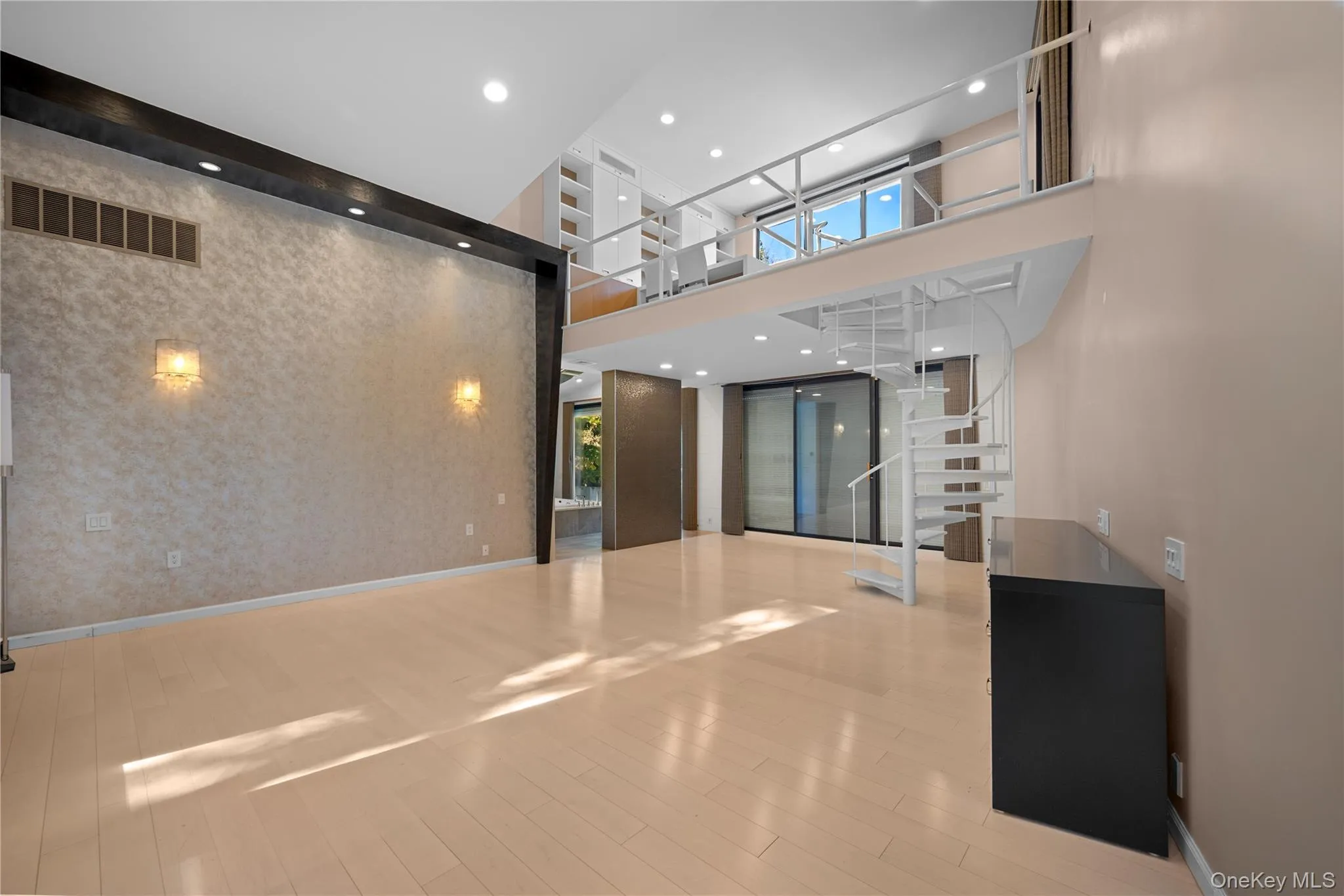 11 Surrey Lane, North Hempstead, NY, 5 Bedrooms Bedrooms, 11 Rooms Rooms,5 BathroomsBathrooms,Residential,For Rent,Surrey,0,1051014 11 Surrey Lane, North Hempstead, NY, 5 Bedrooms Bedrooms, 11 Rooms Rooms,5 BathroomsBathrooms,Residential,For Rent,Surrey,0,1051014