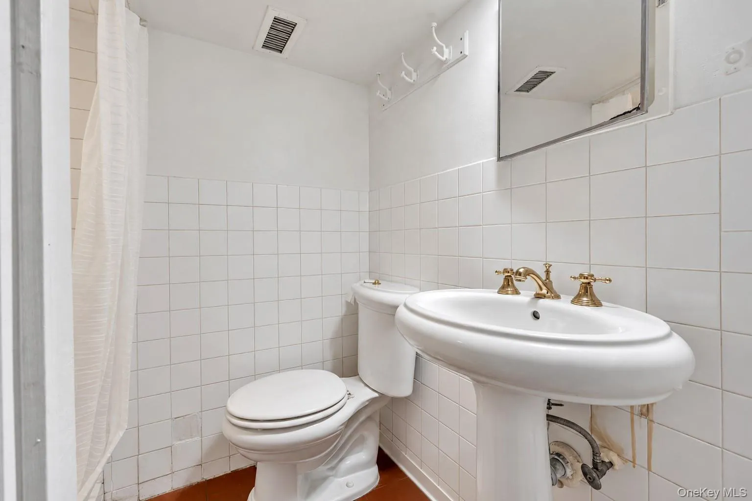 4 Holzman Drive, Southampton, NY, 2 Bedrooms Bedrooms, 6 Rooms Rooms,1 BathroomBathrooms,Residential,For Rent,Holzman,0,1051017 4 Holzman Drive, Southampton, NY, 2 Bedrooms Bedrooms, 6 Rooms Rooms,1 BathroomBathrooms,Residential,For Rent,Holzman,0,1051017
