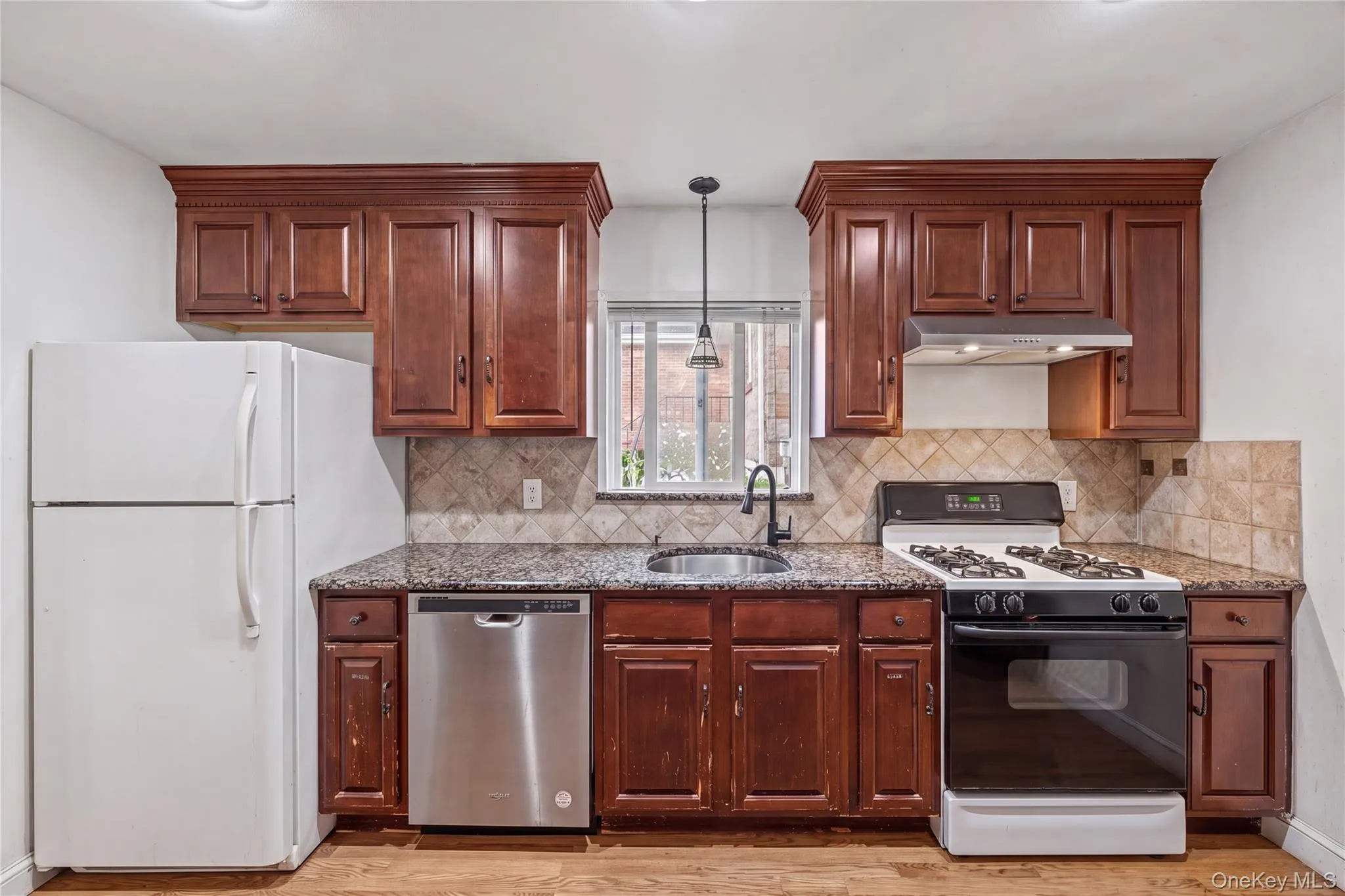 134 Hart Avenue, Yonkers, NY, 2 Bedrooms Bedrooms, 4 Rooms Rooms,2 BathroomsBathrooms,Residential,For Rent,Hart,0,1051021 134 Hart Avenue, Yonkers, NY, 2 Bedrooms Bedrooms, 4 Rooms Rooms,2 BathroomsBathrooms,Residential,For Rent,Hart,0,1051021
