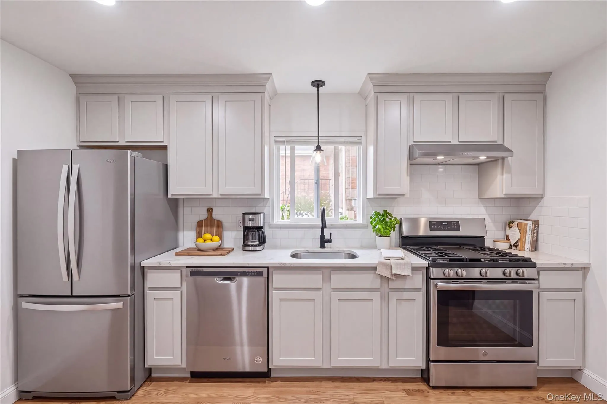 134 Hart Avenue, Yonkers, NY, 2 Bedrooms Bedrooms, 4 Rooms Rooms,2 BathroomsBathrooms,Residential,For Rent,Hart,0,1051021 134 Hart Avenue, Yonkers, NY, 2 Bedrooms Bedrooms, 4 Rooms Rooms,2 BathroomsBathrooms,Residential,For Rent,Hart,0,1051021