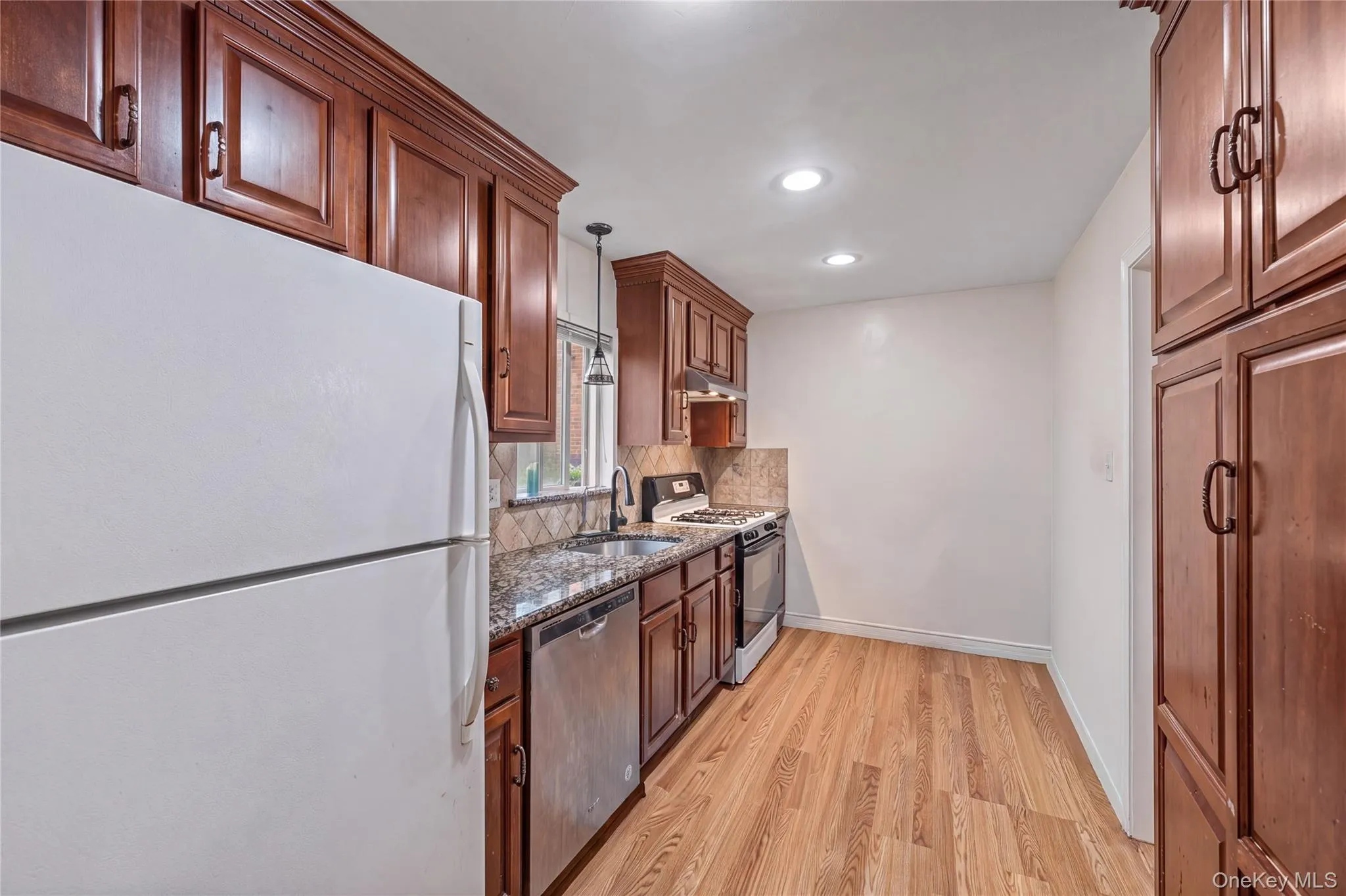 134 Hart Avenue, Yonkers, NY, 2 Bedrooms Bedrooms, 4 Rooms Rooms,2 BathroomsBathrooms,Residential,For Rent,Hart,0,1051021 134 Hart Avenue, Yonkers, NY, 2 Bedrooms Bedrooms, 4 Rooms Rooms,2 BathroomsBathrooms,Residential,For Rent,Hart,0,1051021