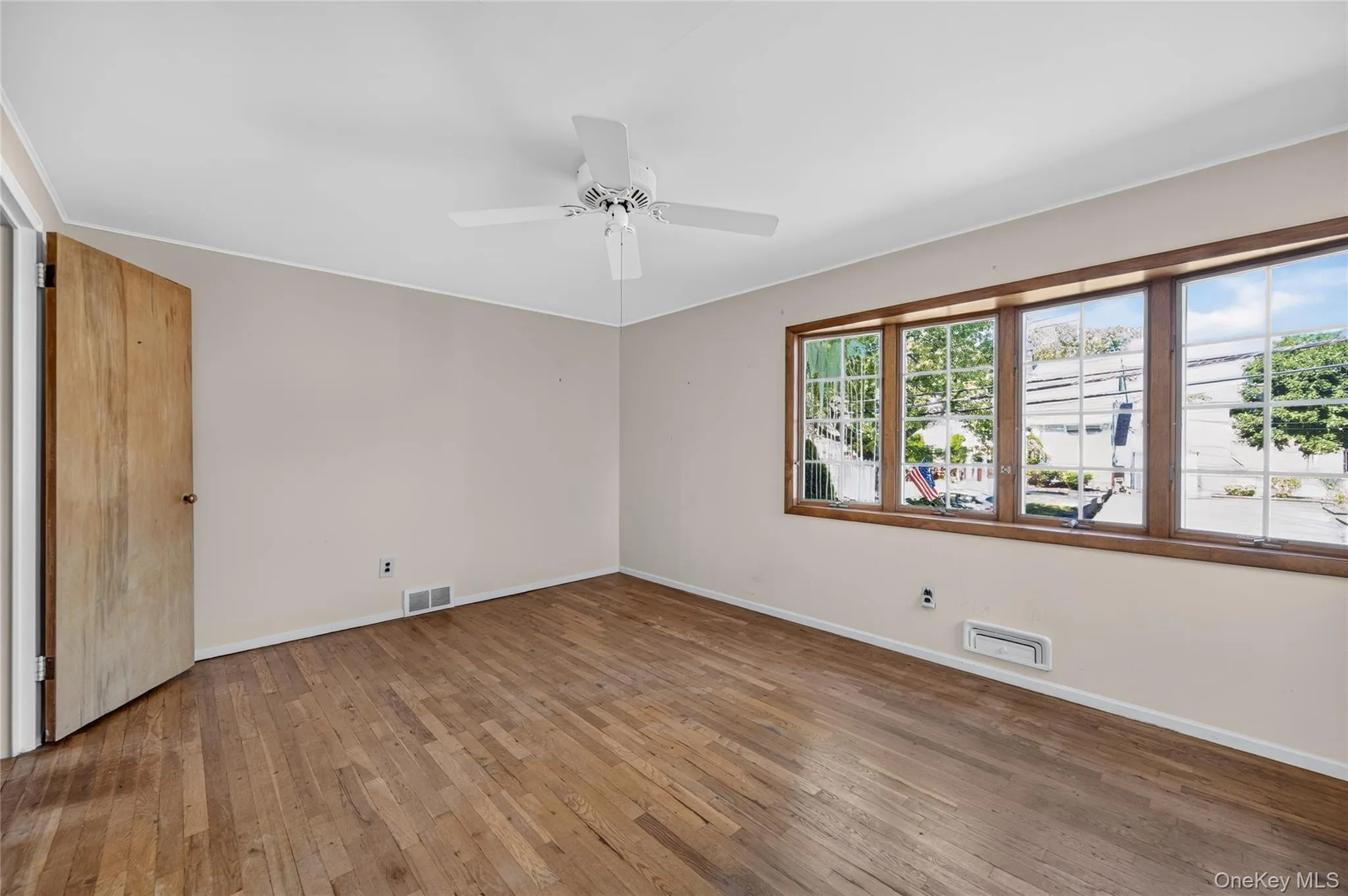 4 Oaktree Lane, Huntington, NY, 3 Bedrooms Bedrooms, 7 Rooms Rooms,1 BathroomBathrooms,Residential,For Rent,Oaktree,0,1051025 4 Oaktree Lane, Huntington, NY, 3 Bedrooms Bedrooms, 7 Rooms Rooms,1 BathroomBathrooms,Residential,For Rent,Oaktree,0,1051025