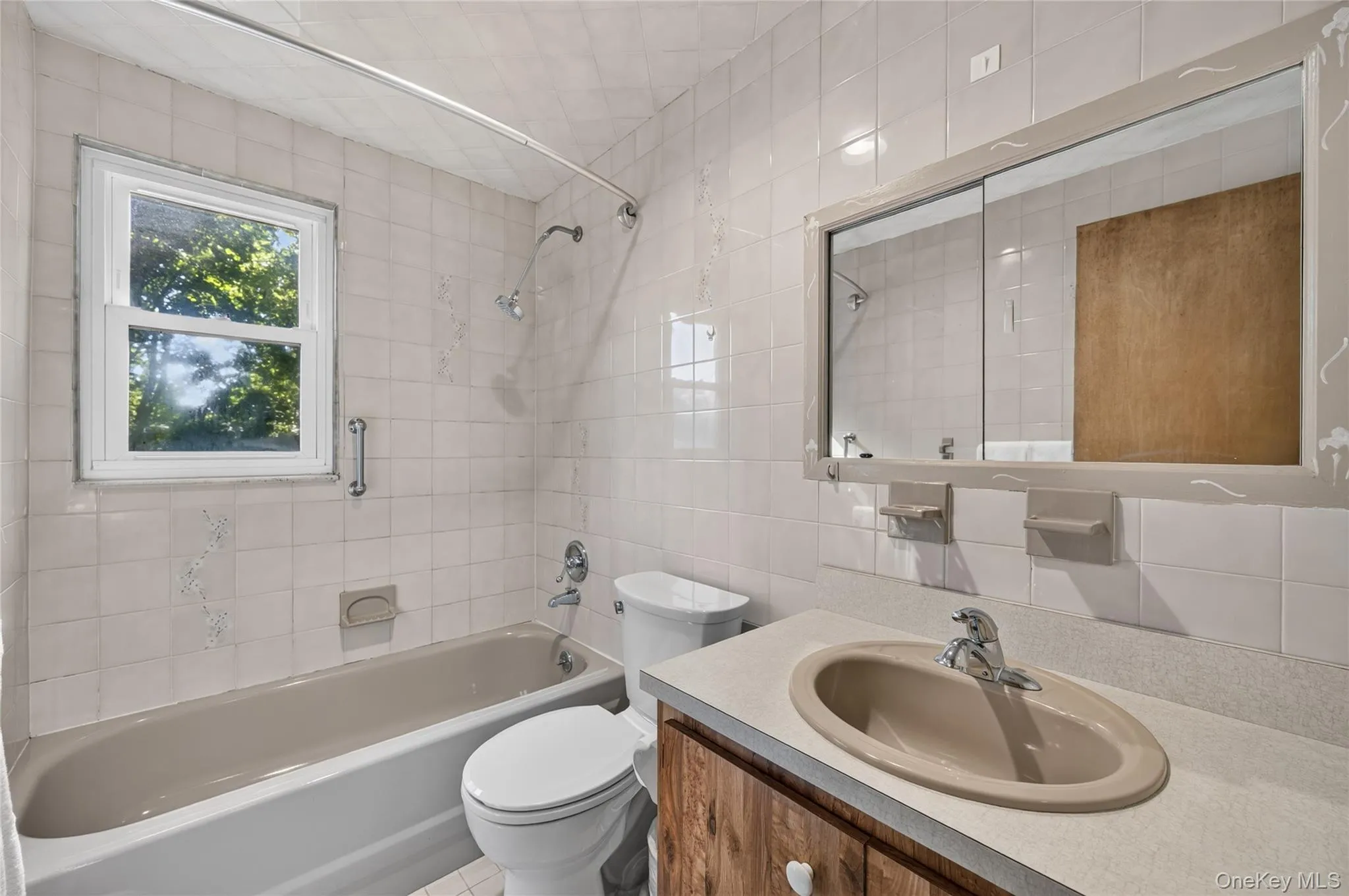 4 Oaktree Lane, Huntington, NY, 3 Bedrooms Bedrooms, 7 Rooms Rooms,1 BathroomBathrooms,Residential,For Rent,Oaktree,0,1051025 4 Oaktree Lane, Huntington, NY, 3 Bedrooms Bedrooms, 7 Rooms Rooms,1 BathroomBathrooms,Residential,For Rent,Oaktree,0,1051025