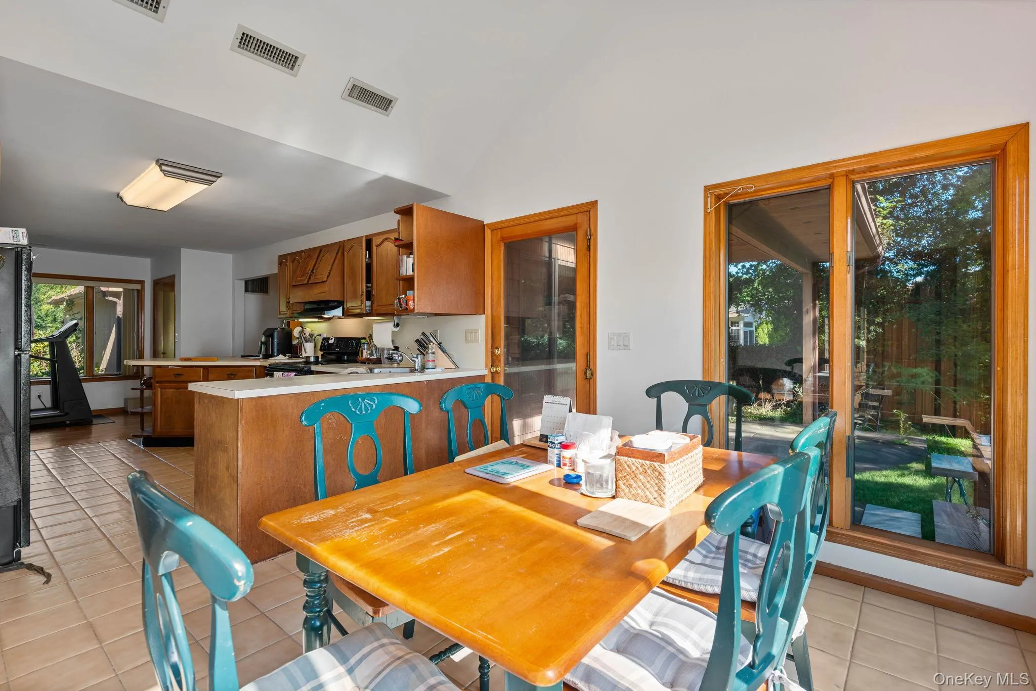 210 Lewis Road, Huntington, NY, 3 Bedroom Bedrooms, 7 Room Rooms,1 BathroomBathrooms,Residential Lease,For Rent,Lewis,0,1051029 210 Lewis Road, Huntington, NY, 3 Bedroom Bedrooms, 7 Room Rooms,1 BathroomBathrooms,Residential Lease,For Rent,Lewis,0,1051029