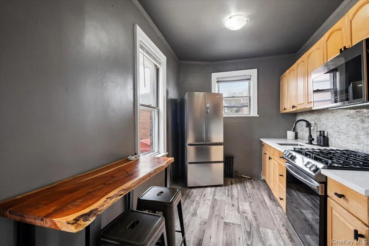 2760 Hering Avenue, New York, NY, 3 Bedrooms Bedrooms, 8 Rooms Rooms,2 BathroomsBathrooms,Residential,For Rent,Hering,0,1051036 2760 Hering Avenue, New York, NY, 3 Bedrooms Bedrooms, 8 Rooms Rooms,2 BathroomsBathrooms,Residential,For Rent,Hering,0,1051036