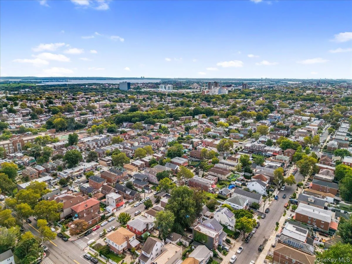 2760 Hering Avenue, New York, NY, 3 Bedrooms Bedrooms, 8 Rooms Rooms,2 BathroomsBathrooms,Residential,For Rent,Hering,0,1051036 2760 Hering Avenue, New York, NY, 3 Bedrooms Bedrooms, 8 Rooms Rooms,2 BathroomsBathrooms,Residential,For Rent,Hering,0,1051036