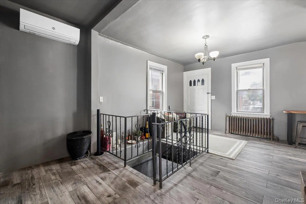 2760 Hering Avenue, New York, NY, 3 Bedrooms Bedrooms, 8 Rooms Rooms,2 BathroomsBathrooms,Residential,For Rent,Hering,0,1051036 2760 Hering Avenue, New York, NY, 3 Bedrooms Bedrooms, 8 Rooms Rooms,2 BathroomsBathrooms,Residential,For Rent,Hering,0,1051036