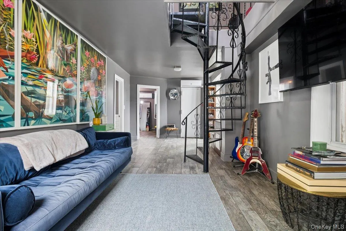 2760 Hering Avenue, New York, NY, 3 Bedrooms Bedrooms, 8 Rooms Rooms,2 BathroomsBathrooms,Residential,For Rent,Hering,0,1051036 2760 Hering Avenue, New York, NY, 3 Bedrooms Bedrooms, 8 Rooms Rooms,2 BathroomsBathrooms,Residential,For Rent,Hering,0,1051036