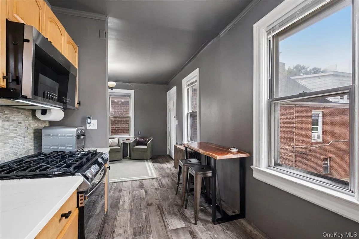 2760 Hering Avenue, New York, NY, 3 Bedrooms Bedrooms, 8 Rooms Rooms,2 BathroomsBathrooms,Residential,For Rent,Hering,0,1051036 2760 Hering Avenue, New York, NY, 3 Bedrooms Bedrooms, 8 Rooms Rooms,2 BathroomsBathrooms,Residential,For Rent,Hering,0,1051036