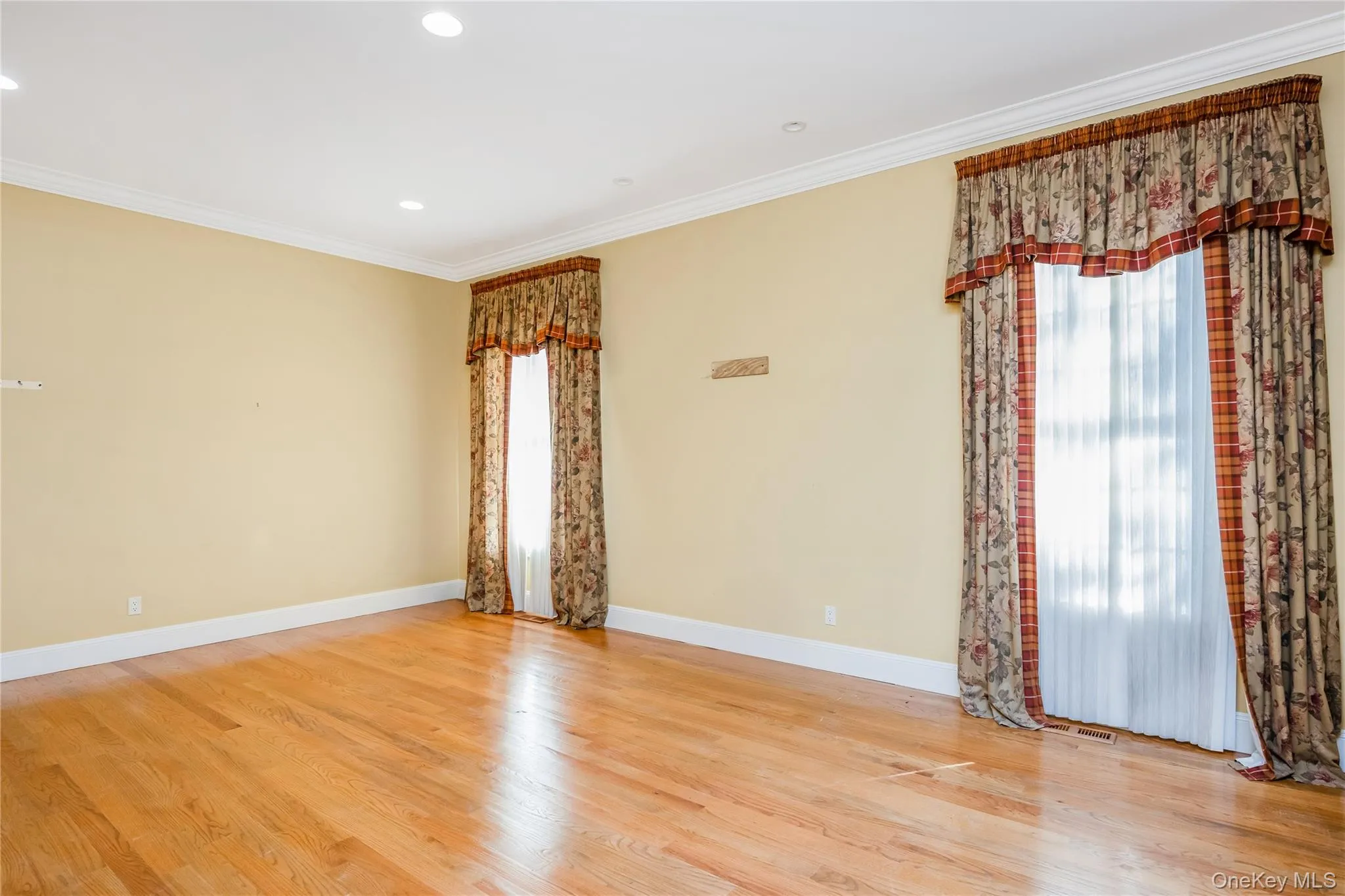 61 Charney Court, North Hempstead, NY, 6 Bedrooms Bedrooms, 13 Rooms Rooms,4 BathroomsBathrooms,Residential,For Rent,Charney,0,1051044 61 Charney Court, North Hempstead, NY, 6 Bedrooms Bedrooms, 13 Rooms Rooms,4 BathroomsBathrooms,Residential,For Rent,Charney,0,1051044