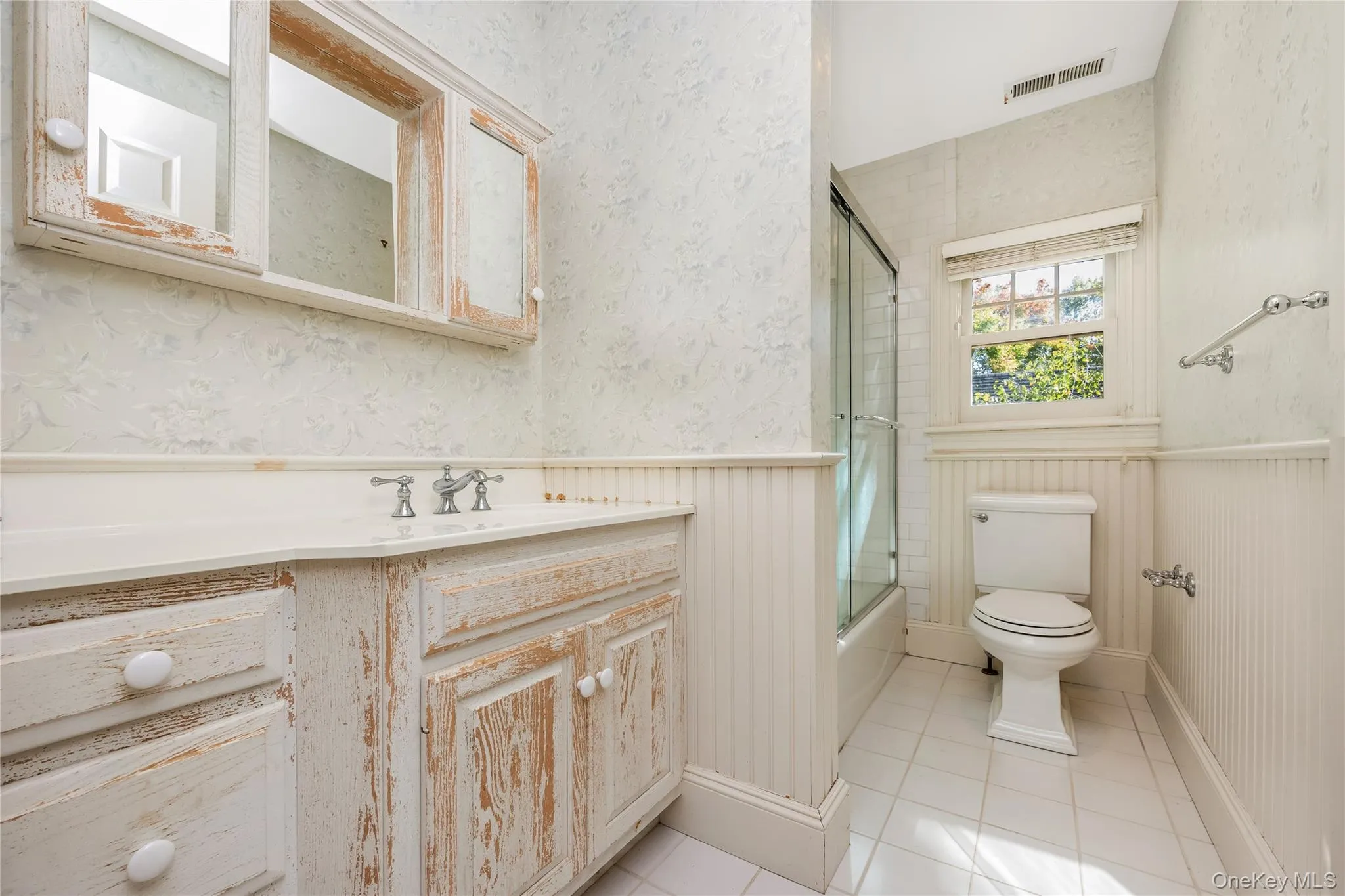 61 Charney Court, North Hempstead, NY, 6 Bedrooms Bedrooms, 13 Rooms Rooms,4 BathroomsBathrooms,Residential,For Rent,Charney,0,1051044 61 Charney Court, North Hempstead, NY, 6 Bedrooms Bedrooms, 13 Rooms Rooms,4 BathroomsBathrooms,Residential,For Rent,Charney,0,1051044