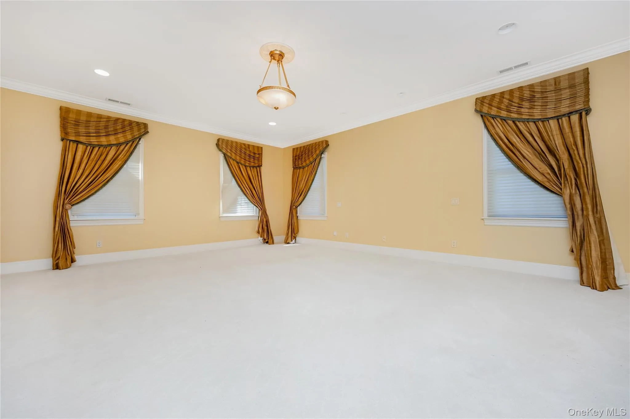 61 Charney Court, North Hempstead, NY, 6 Bedrooms Bedrooms, 13 Rooms Rooms,4 BathroomsBathrooms,Residential,For Rent,Charney,0,1051044 61 Charney Court, North Hempstead, NY, 6 Bedrooms Bedrooms, 13 Rooms Rooms,4 BathroomsBathrooms,Residential,For Rent,Charney,0,1051044