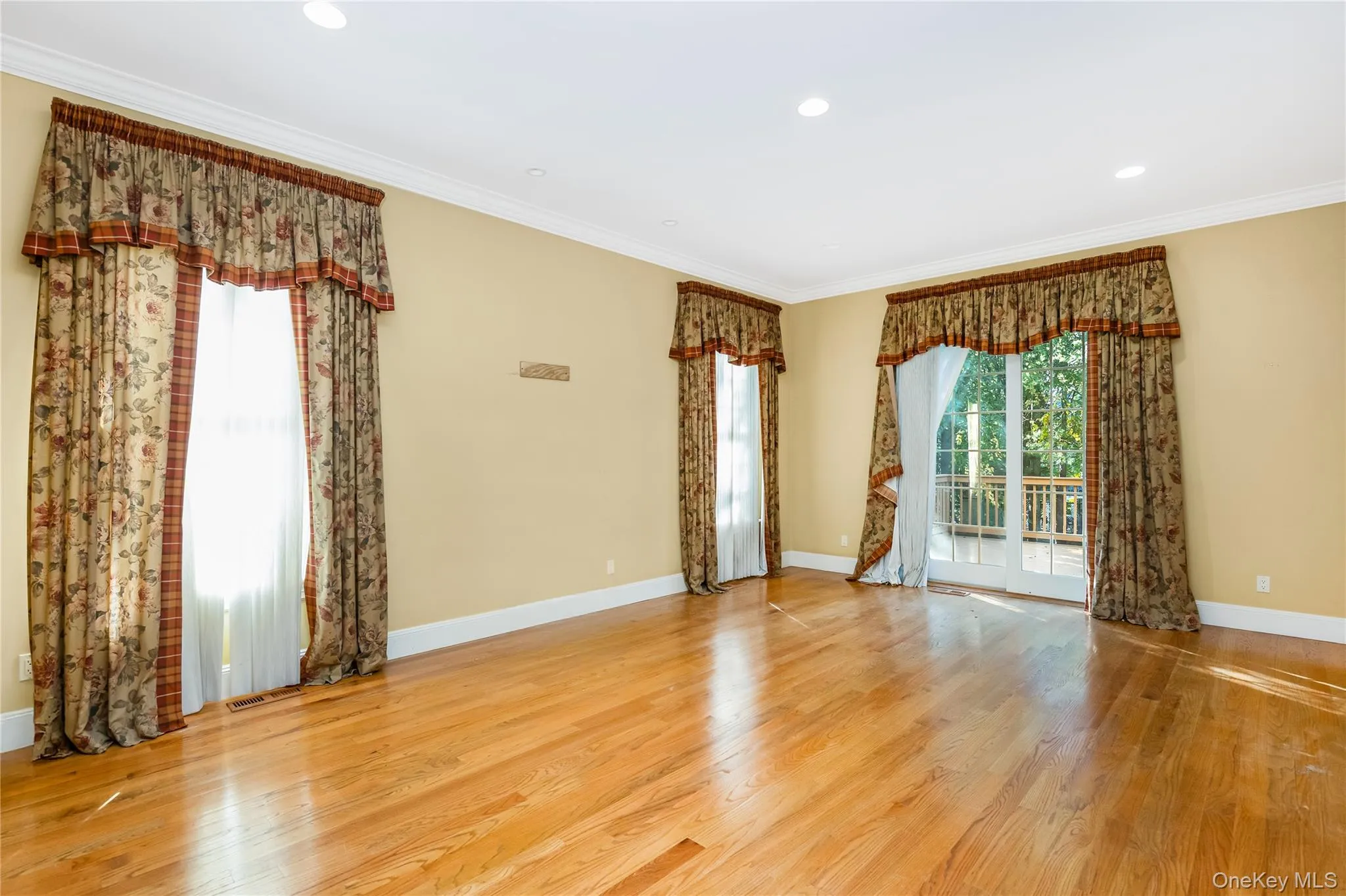 61 Charney Court, North Hempstead, NY, 6 Bedrooms Bedrooms, 13 Rooms Rooms,4 BathroomsBathrooms,Residential,For Rent,Charney,0,1051044 61 Charney Court, North Hempstead, NY, 6 Bedrooms Bedrooms, 13 Rooms Rooms,4 BathroomsBathrooms,Residential,For Rent,Charney,0,1051044