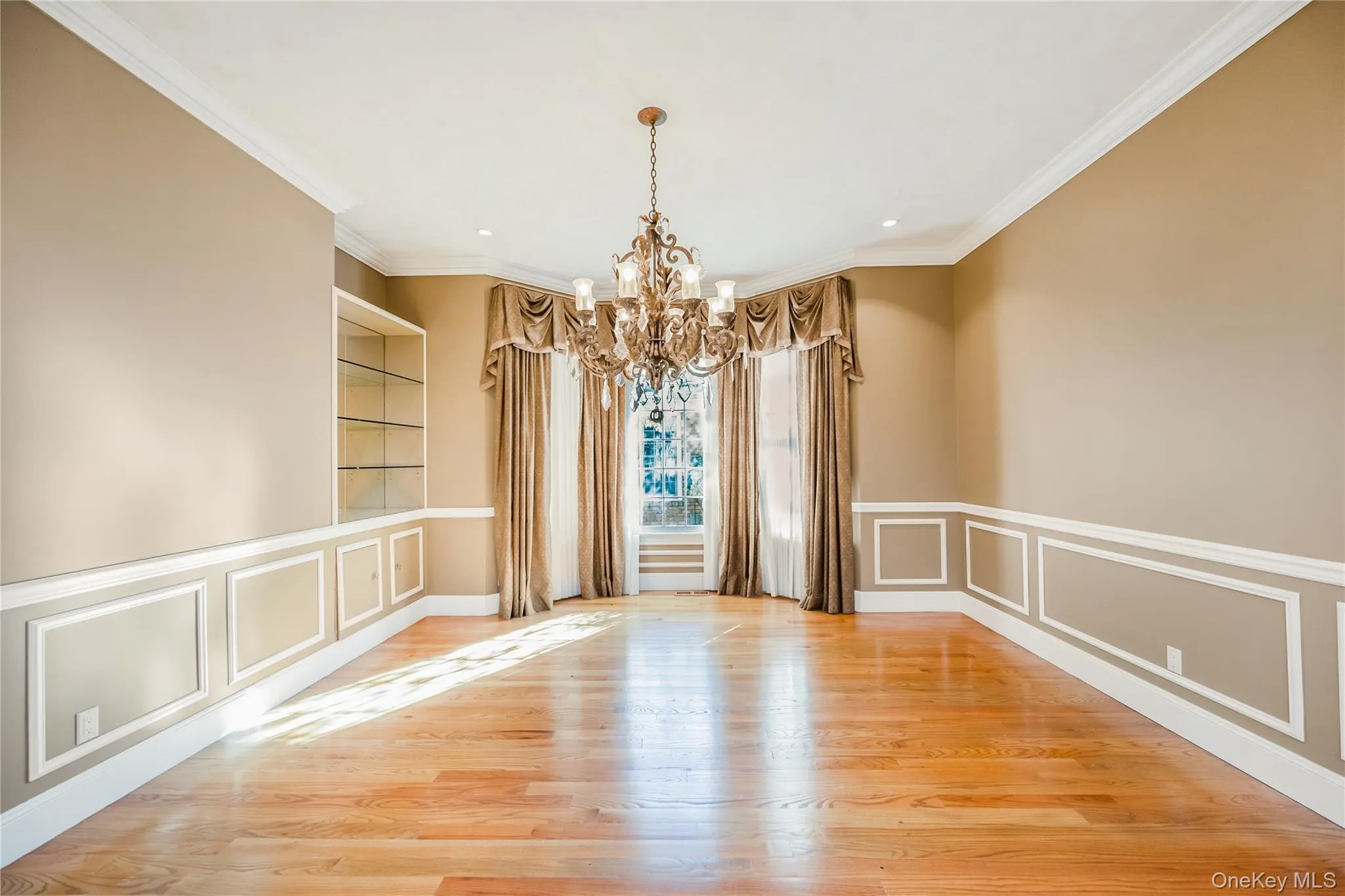 61 Charney Court, North Hempstead, NY, 6 Bedrooms Bedrooms, 13 Rooms Rooms,4 BathroomsBathrooms,Residential,For Rent,Charney,0,1051044 61 Charney Court, North Hempstead, NY, 6 Bedrooms Bedrooms, 13 Rooms Rooms,4 BathroomsBathrooms,Residential,For Rent,Charney,0,1051044