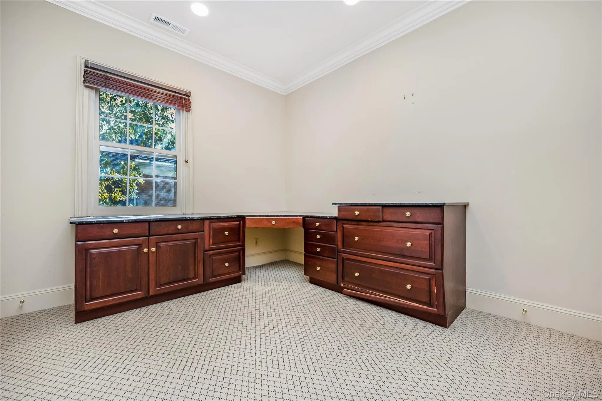 61 Charney Court, North Hempstead, NY, 6 Bedrooms Bedrooms, 13 Rooms Rooms,4 BathroomsBathrooms,Residential,For Rent,Charney,0,1051044 61 Charney Court, North Hempstead, NY, 6 Bedrooms Bedrooms, 13 Rooms Rooms,4 BathroomsBathrooms,Residential,For Rent,Charney,0,1051044