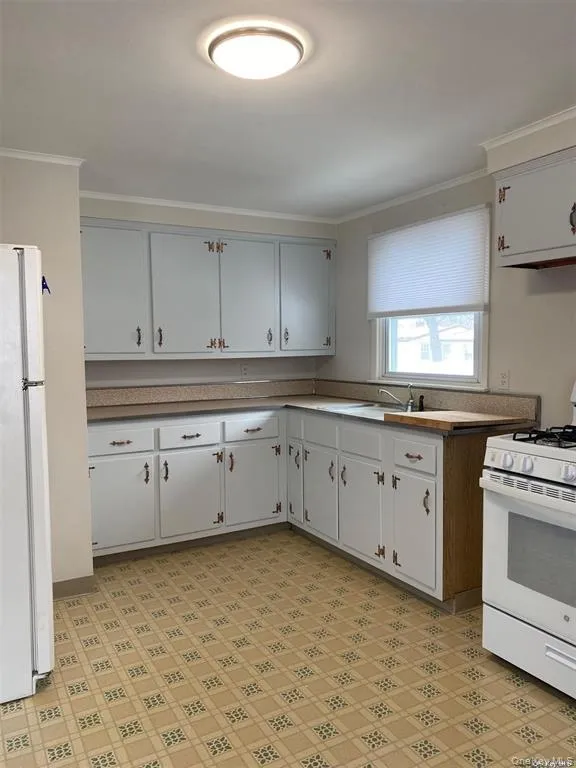 50 Grand Place, Huntington, NY, 2 Bedroom Bedrooms, 4 Room Rooms,1 BathroomBathrooms,Residential Lease,For Rent,Grand,0,1051056 50 Grand Place, Huntington, NY, 2 Bedroom Bedrooms, 4 Room Rooms,1 BathroomBathrooms,Residential Lease,For Rent,Grand,0,1051056