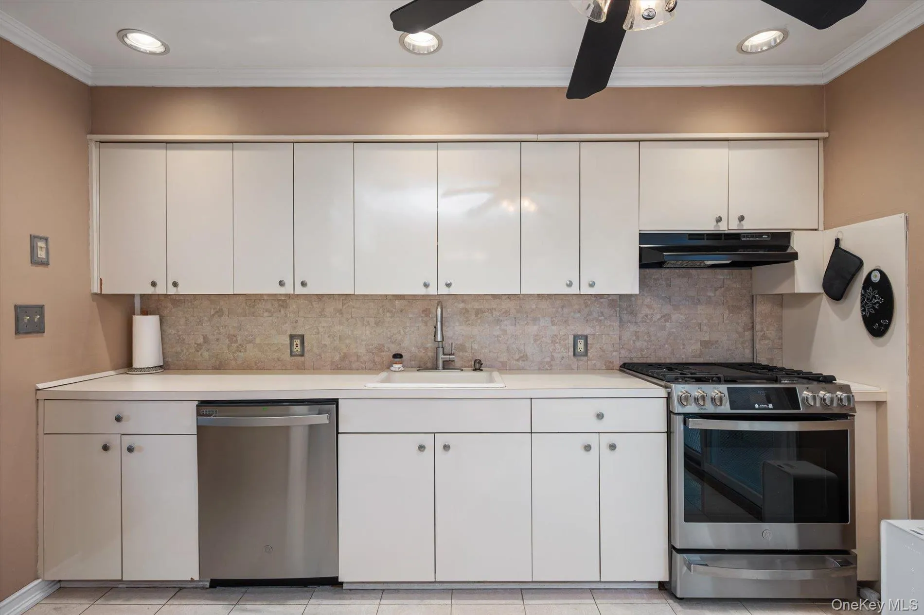 2877 Gerald Court, Hempstead, NY, 3 Bedrooms Bedrooms, 9 Rooms Rooms,2 BathroomsBathrooms,Residential,For Rent,Gerald,0,1051057 2877 Gerald Court, Hempstead, NY, 3 Bedrooms Bedrooms, 9 Rooms Rooms,2 BathroomsBathrooms,Residential,For Rent,Gerald,0,1051057