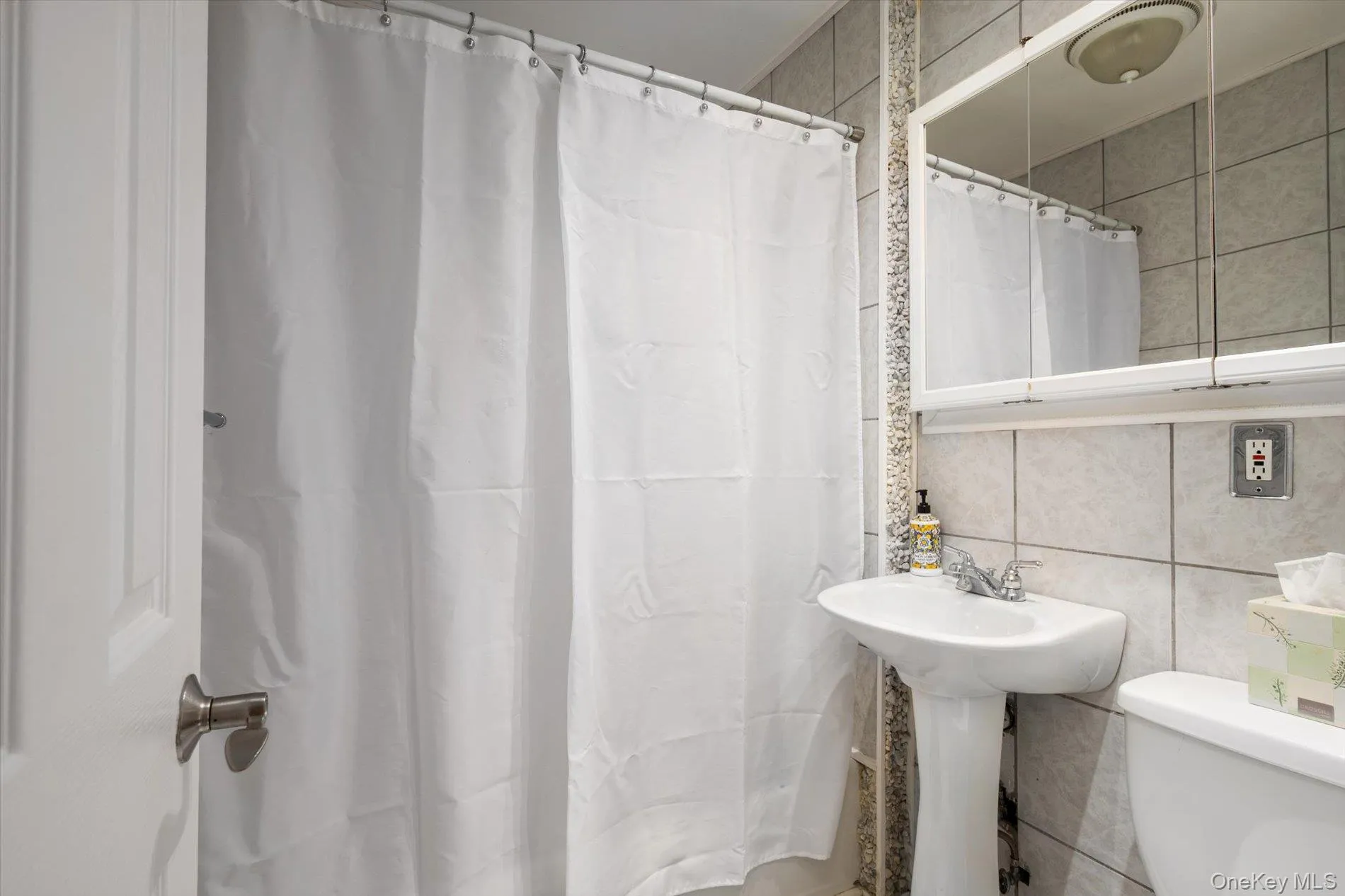 2877 Gerald Court, Hempstead, NY, 3 Bedrooms Bedrooms, 9 Rooms Rooms,2 BathroomsBathrooms,Residential,For Rent,Gerald,0,1051057 2877 Gerald Court, Hempstead, NY, 3 Bedrooms Bedrooms, 9 Rooms Rooms,2 BathroomsBathrooms,Residential,For Rent,Gerald,0,1051057