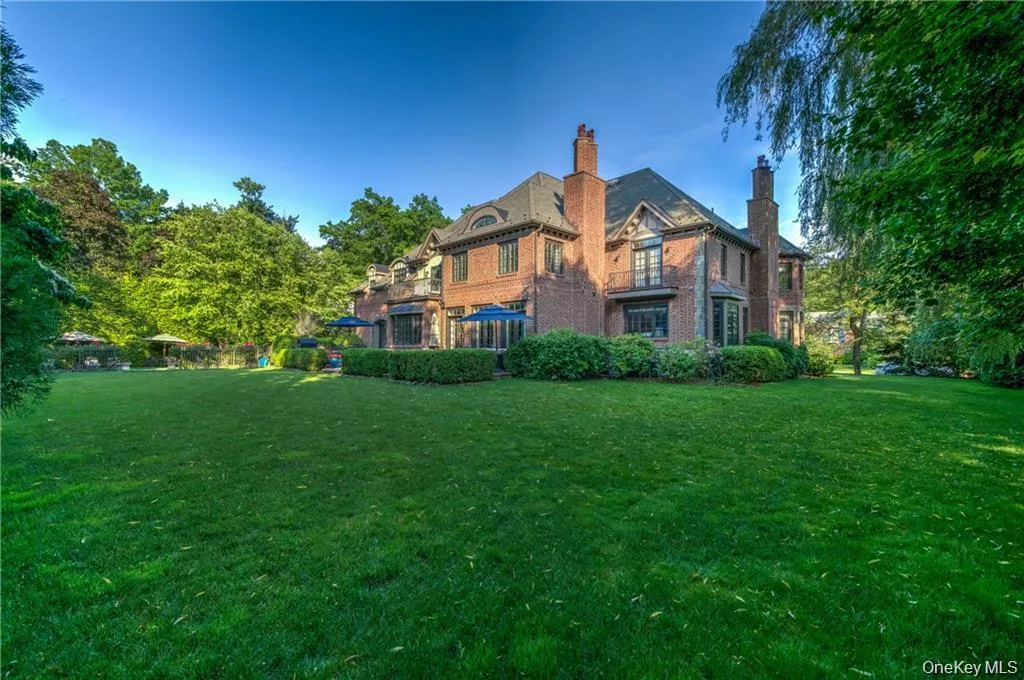 270 Trenor Drive, New Rochelle, NY, 7 Bedrooms Bedrooms, 15 Rooms Rooms,7 BathroomsBathrooms,Residential,For Rent,Trenor,0,1051060 270 Trenor Drive, New Rochelle, NY, 7 Bedrooms Bedrooms, 15 Rooms Rooms,7 BathroomsBathrooms,Residential,For Rent,Trenor,0,1051060