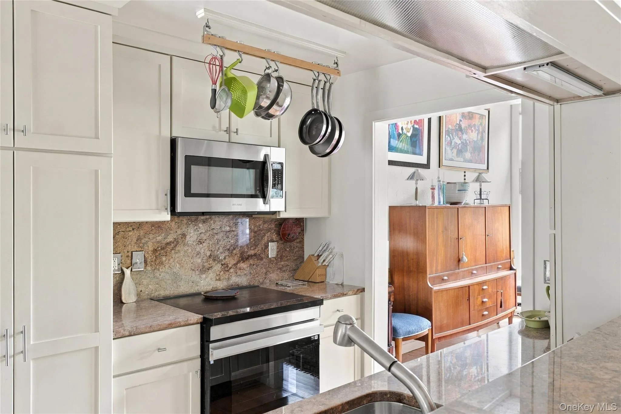 7 Wilber Lane, Woodstock, NY, 3 Bedrooms Bedrooms, 9 Rooms Rooms,3 BathroomsBathrooms,Residential,For Rent,Wilber,0,1051065 7 Wilber Lane, Woodstock, NY, 3 Bedrooms Bedrooms, 9 Rooms Rooms,3 BathroomsBathrooms,Residential,For Rent,Wilber,0,1051065
